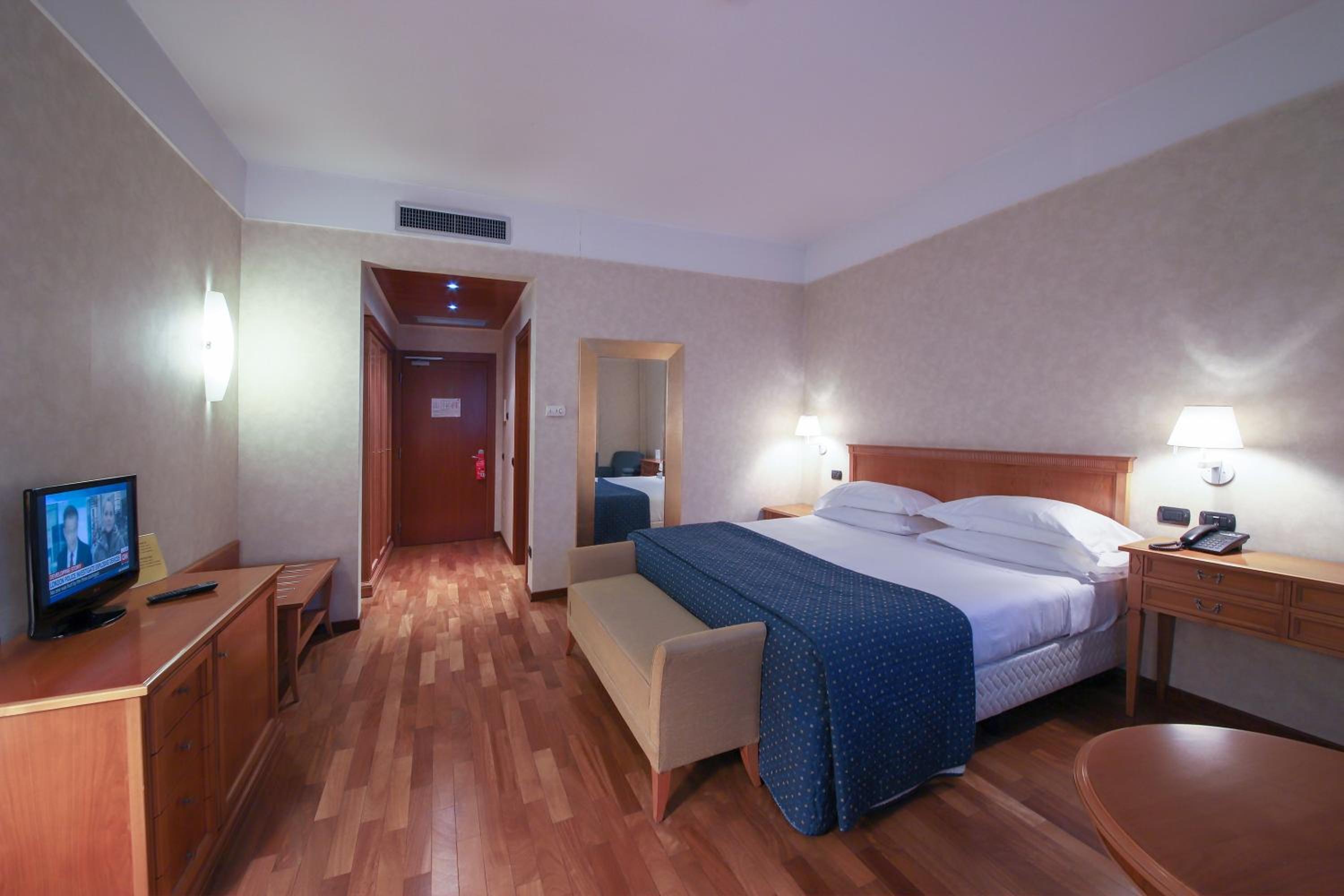 Double Room with Garden View - Photo 6