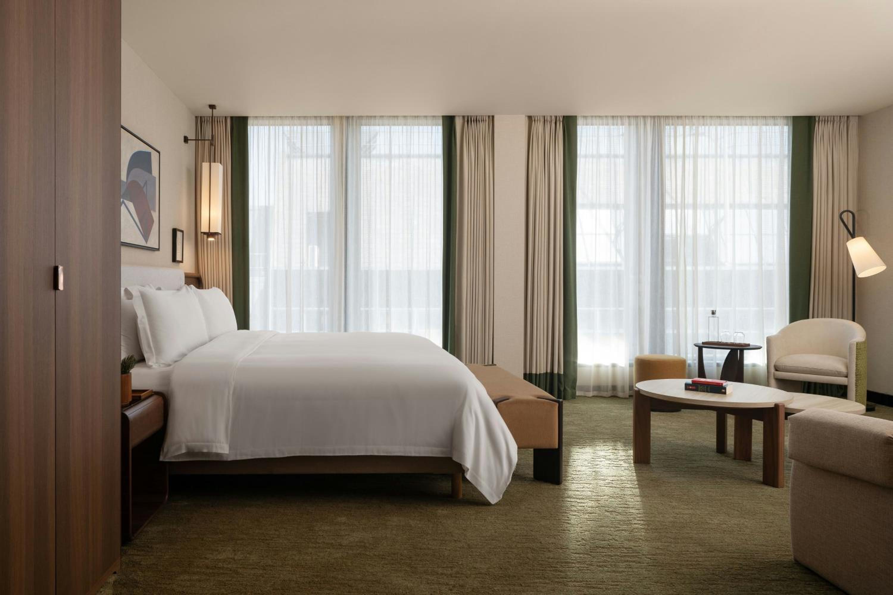 Montcalm King Suite with City View