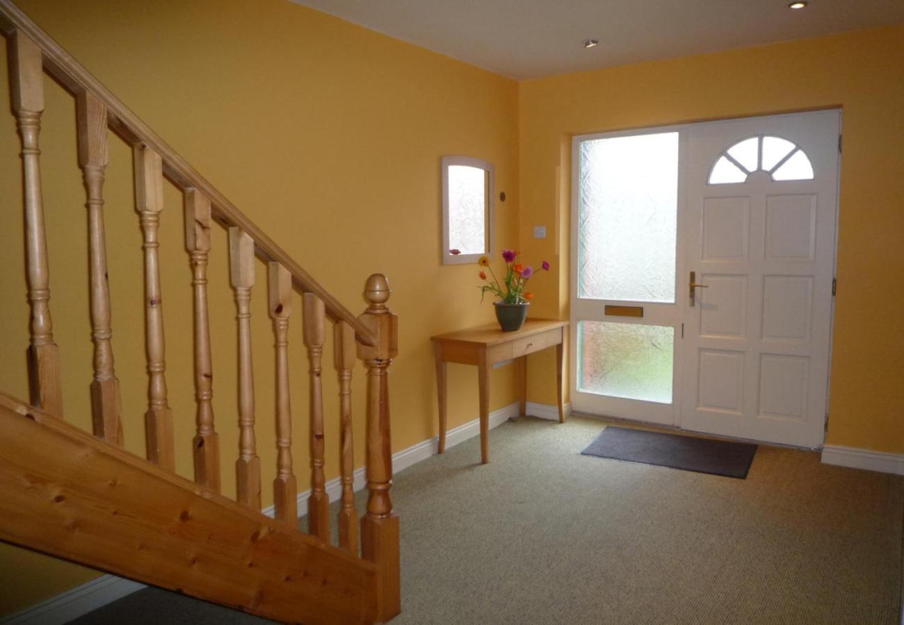 Three-Bedroom House photo 2