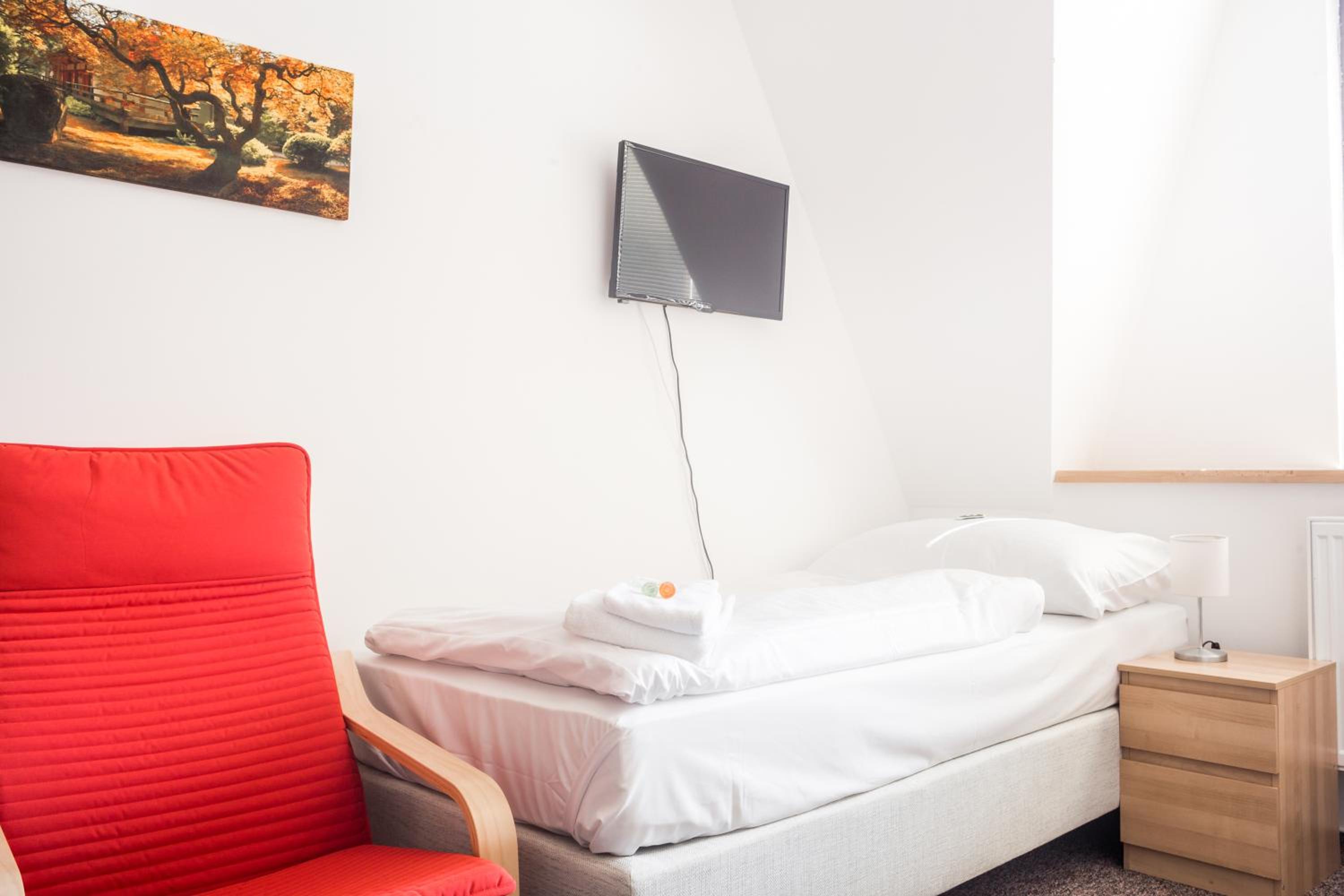 Triple Room with Private Bathroom - Photo 1
