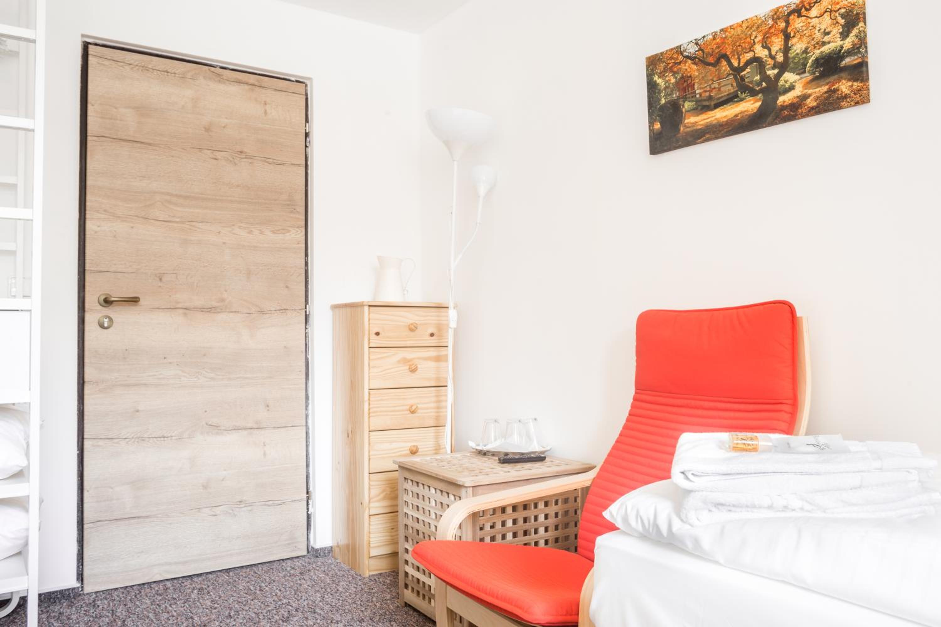 Triple Room with Private Bathroom - Photo 3