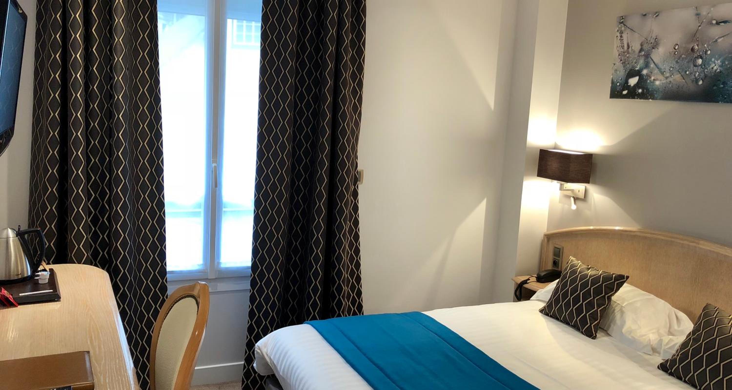 Simple Room photo 2