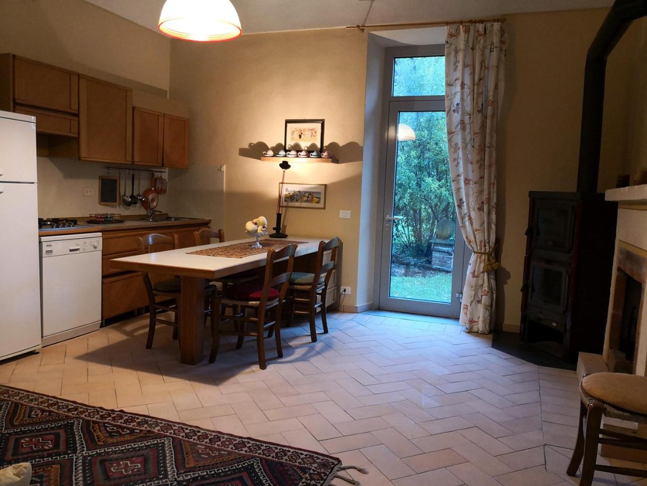 Two-Bedroom House - Photo 3