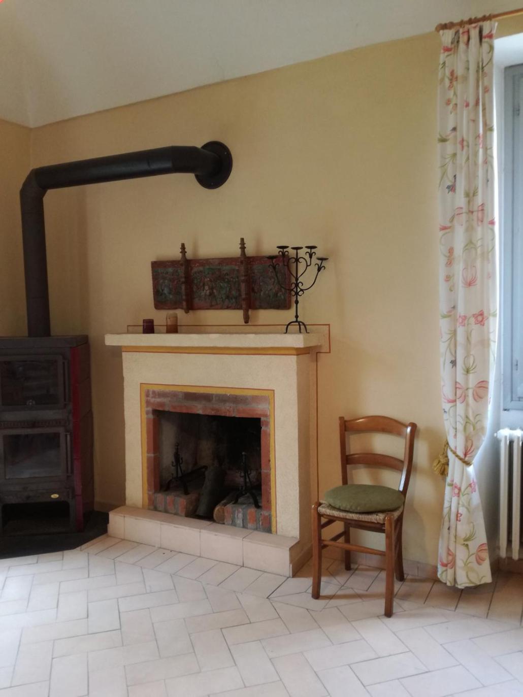 Two-Bedroom House - Photo 11