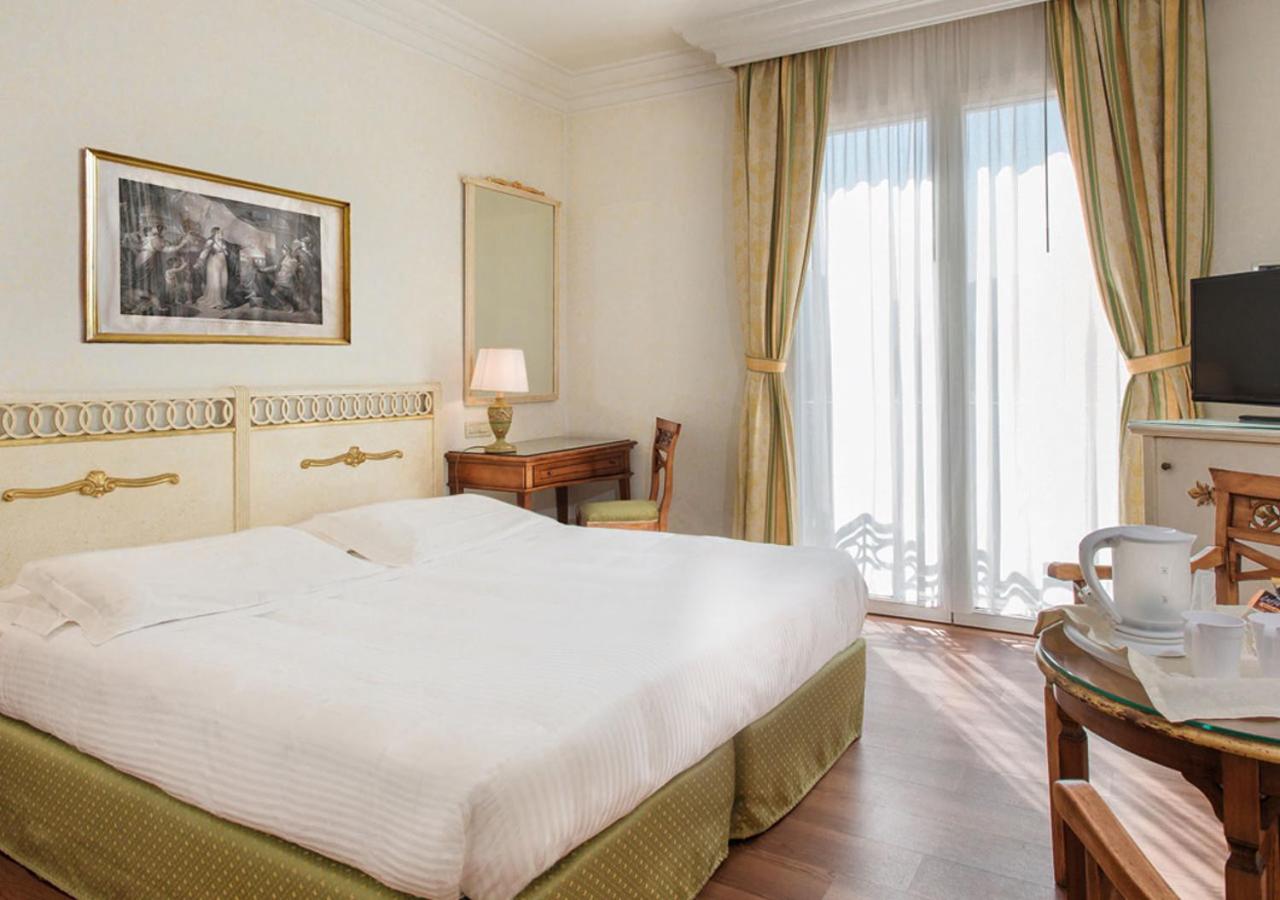 Double or Twin Room with Swimming Pool Access photo 1