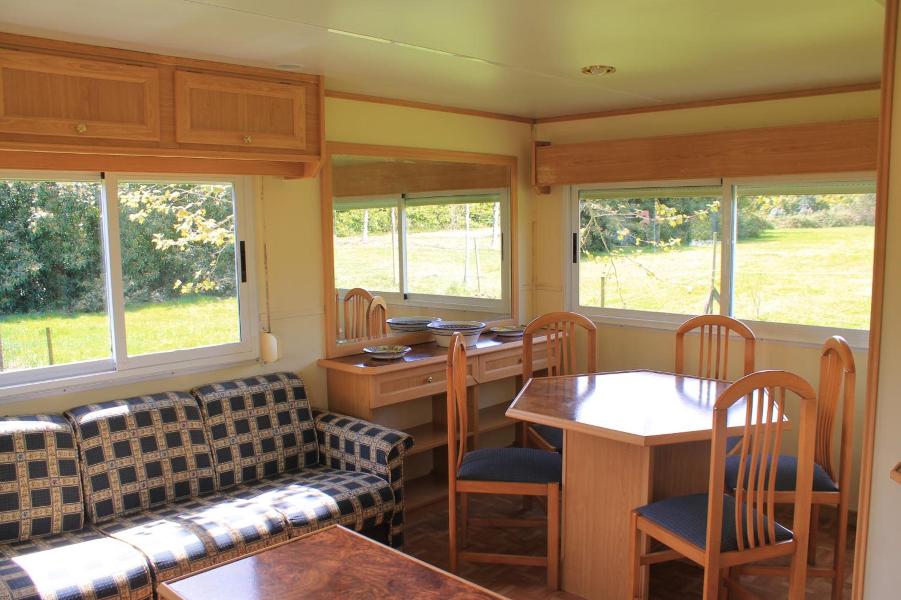 Mobile Home photo 3