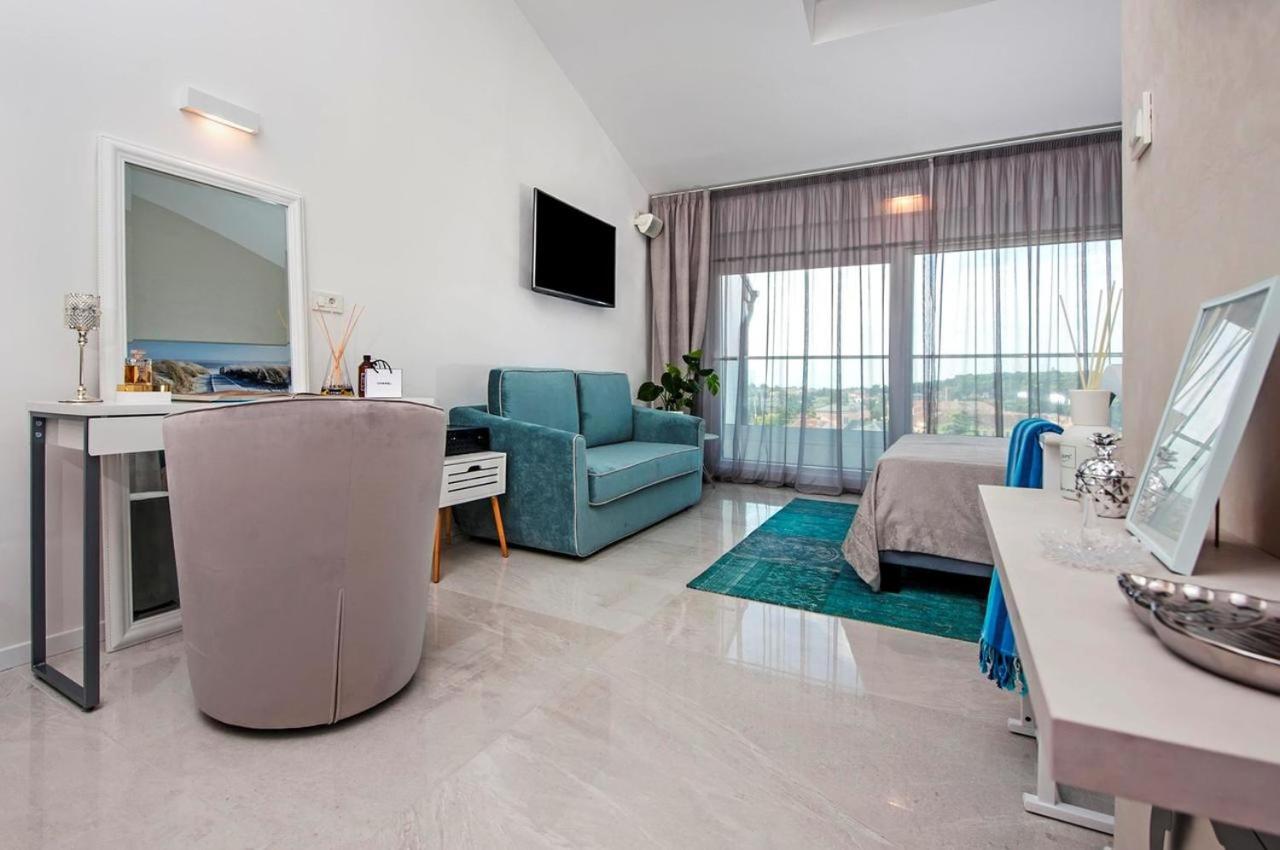 Studio Apartment with Sea View