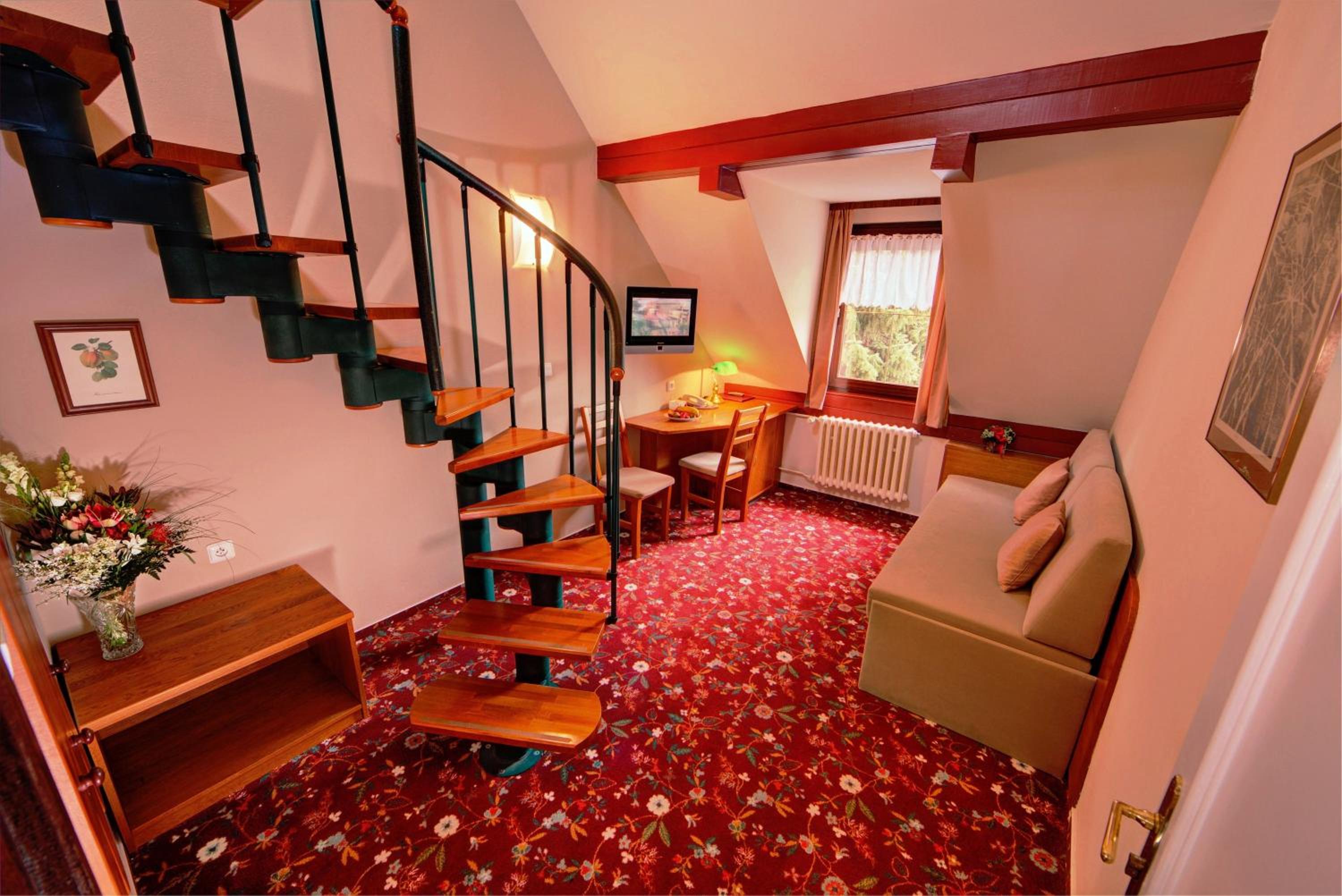 Double or Twin Room - Photo 7