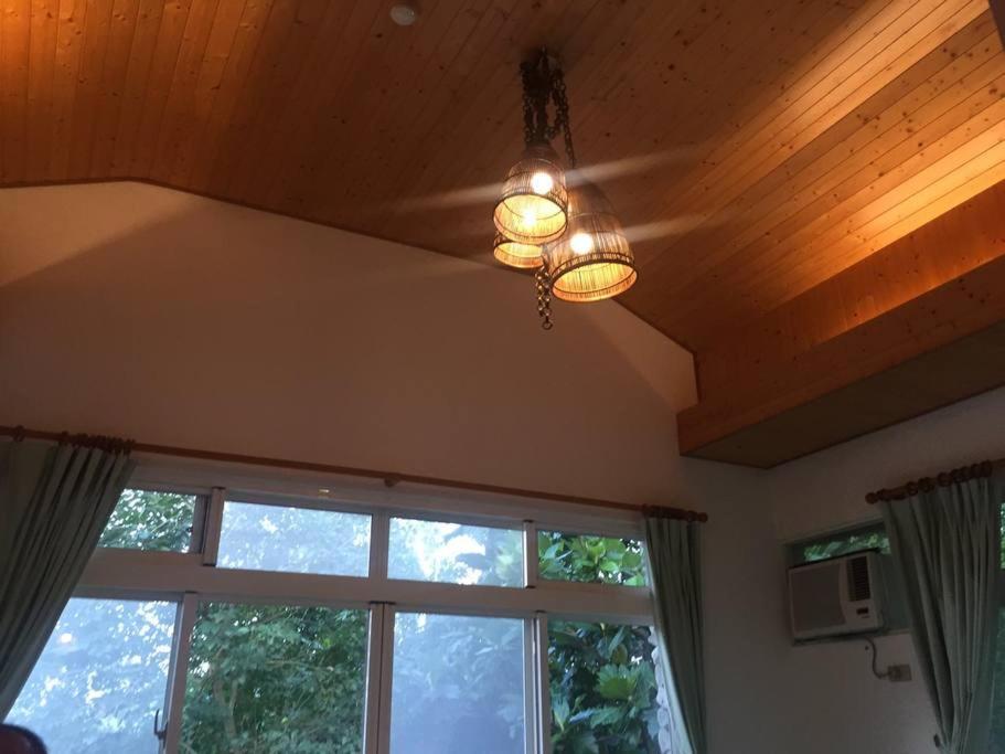 Family Room with Mountain View photo 3