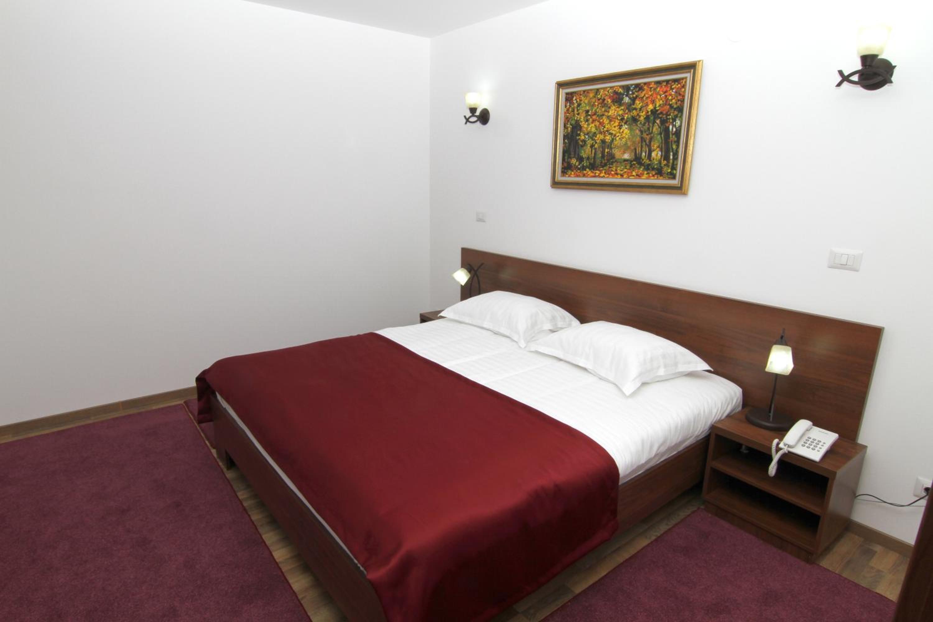 Suite with Balcony Building A - Photo 8