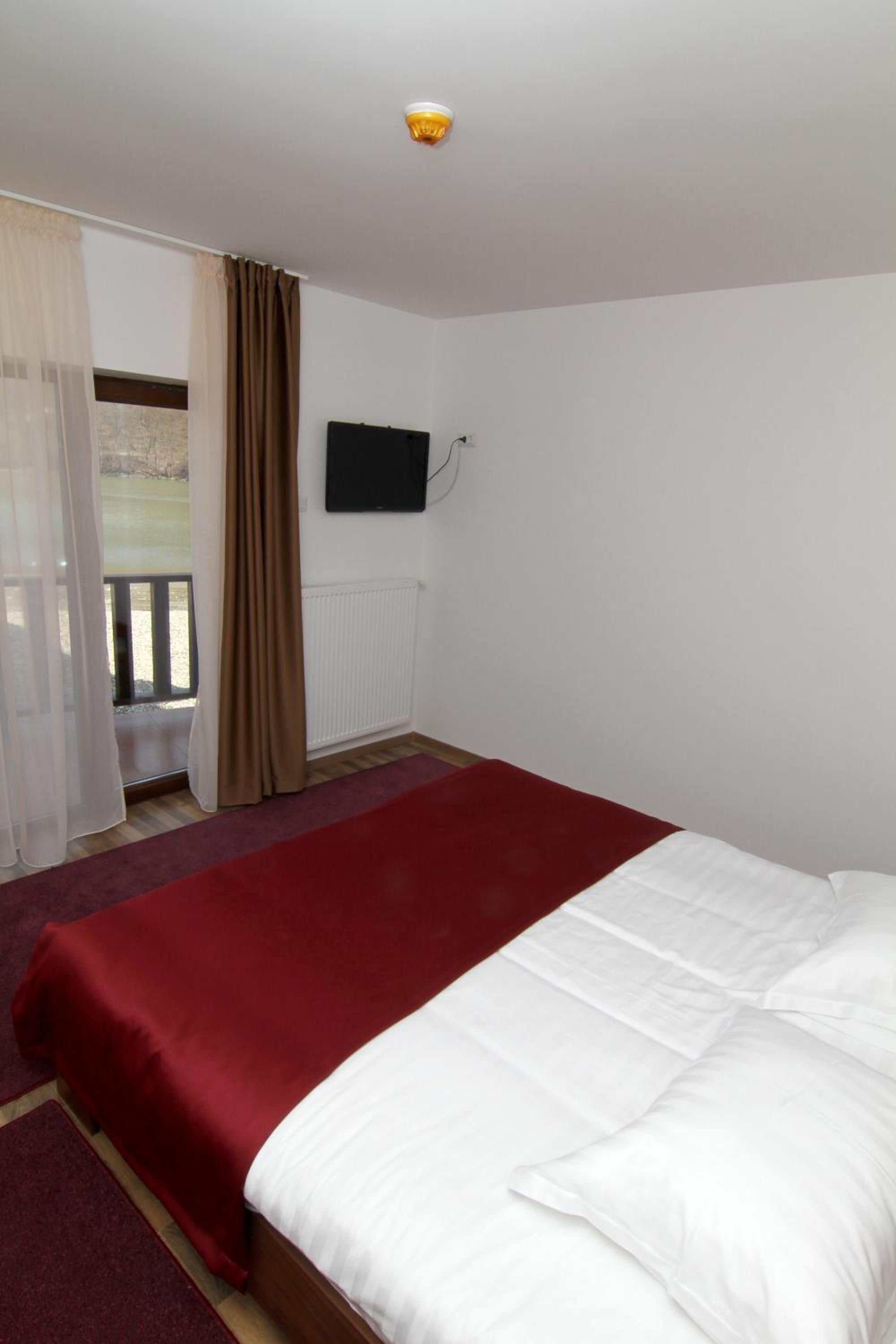 Suite with Balcony Building A - Photo 9