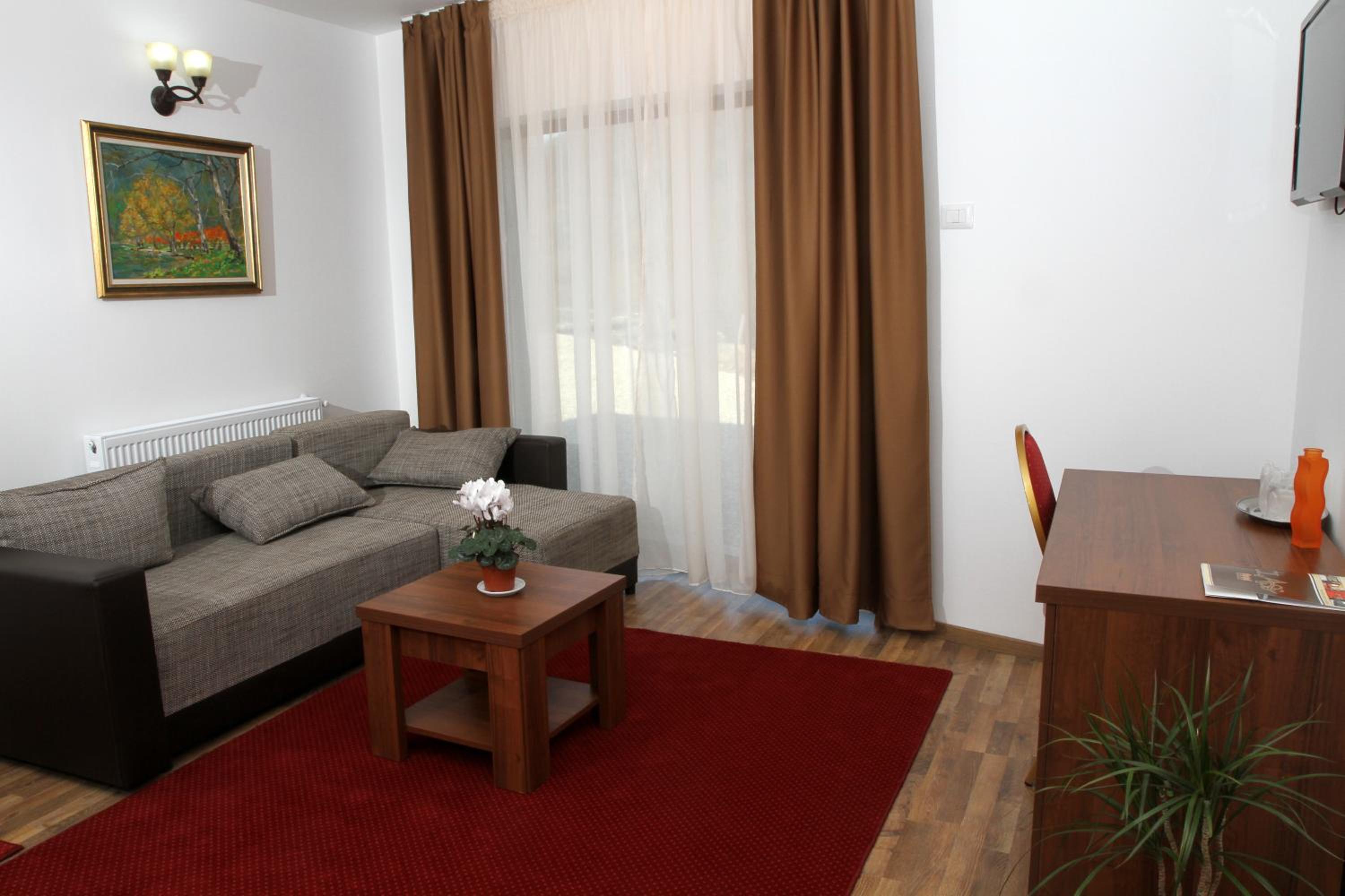 Suite with Balcony Building A - Photo 10