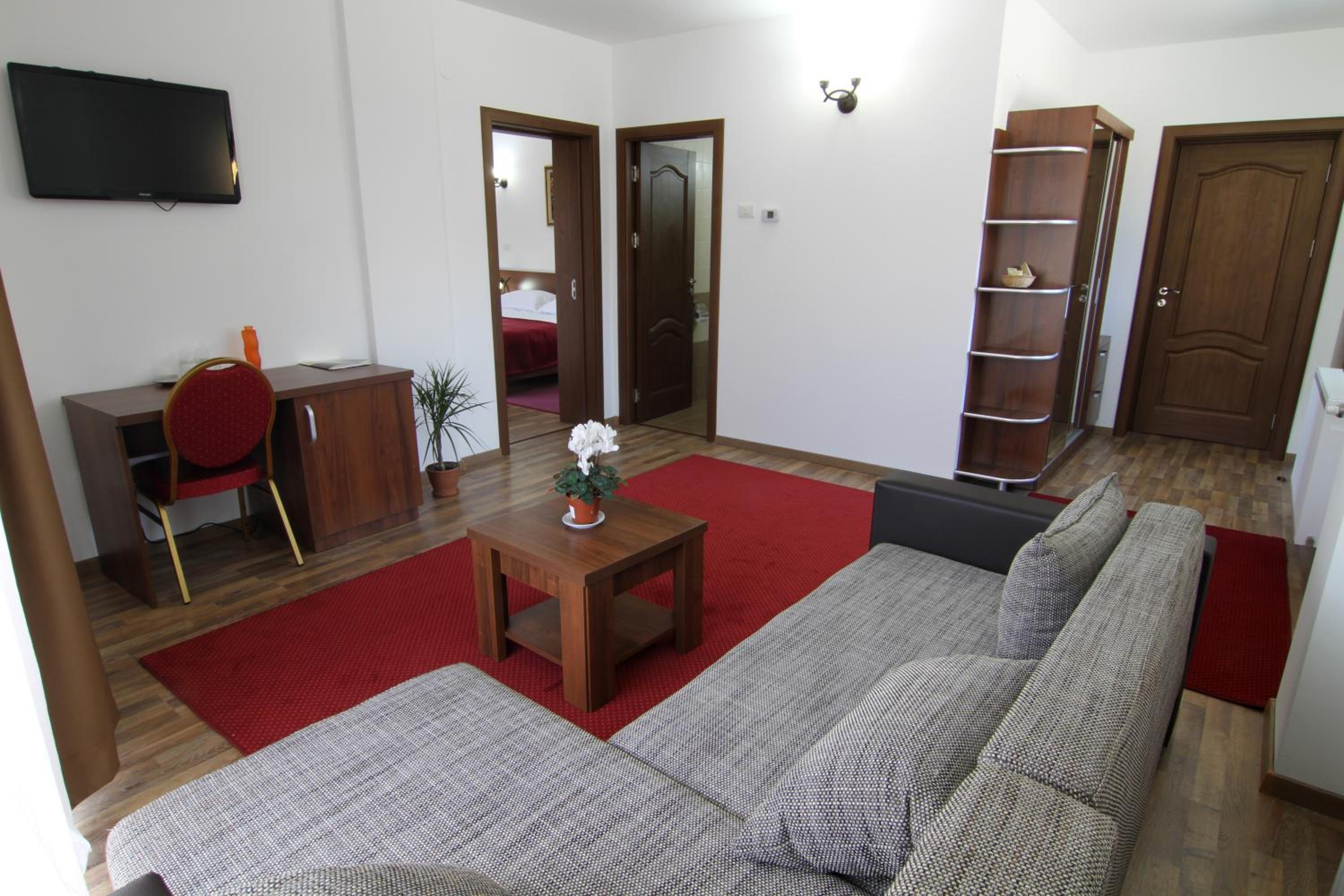 Suite with Balcony Building A - Photo 1