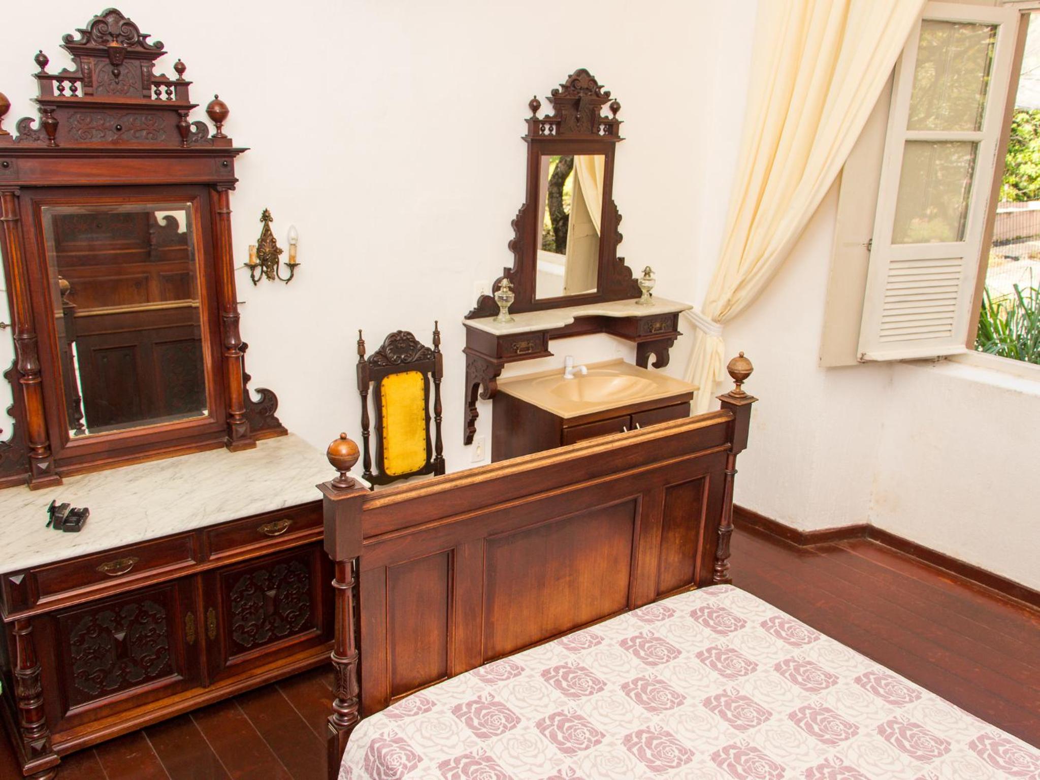 Basic Triple Room with Shared Bathroom