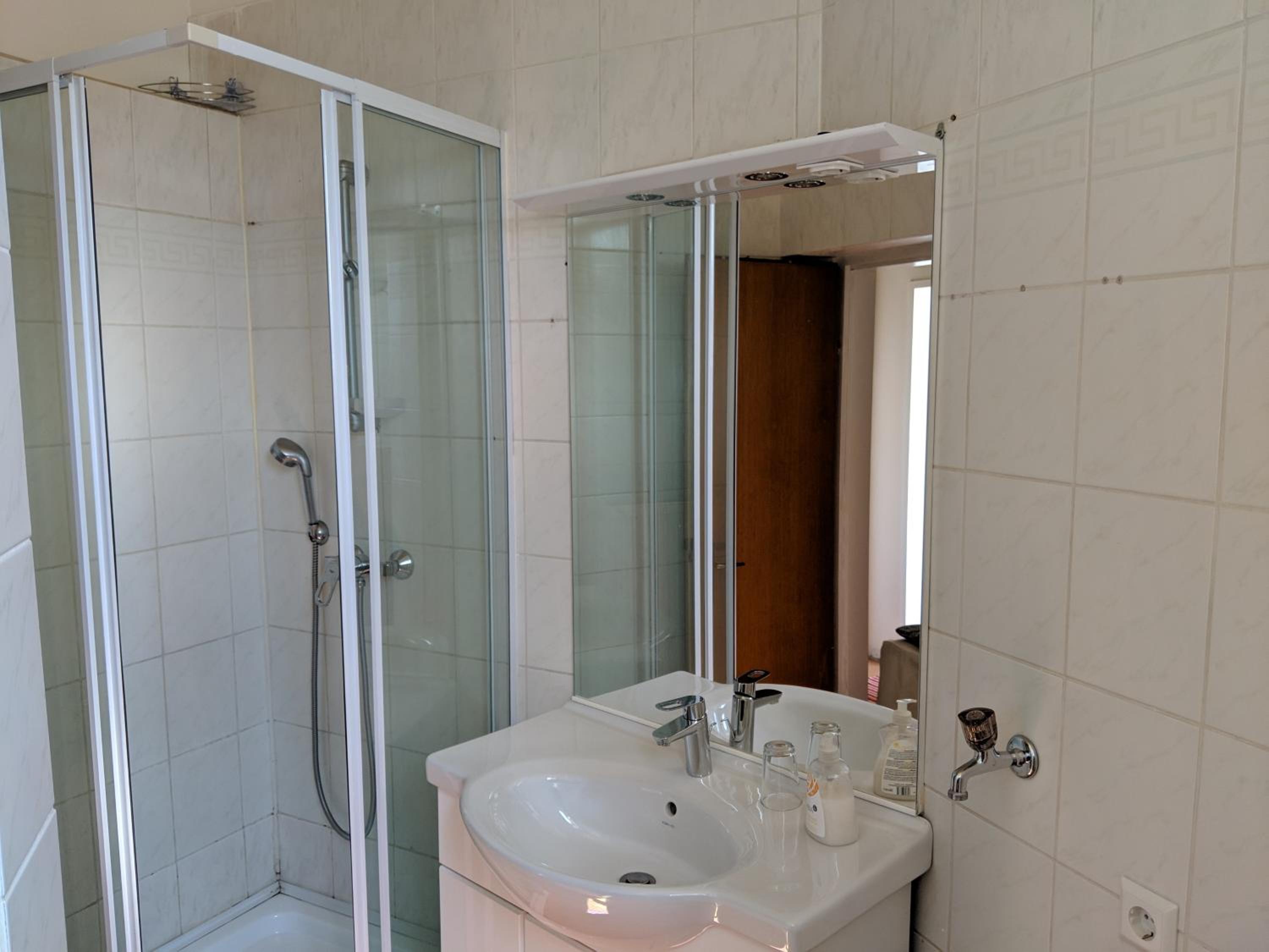 One-Bedroom Apartment - Photo 17