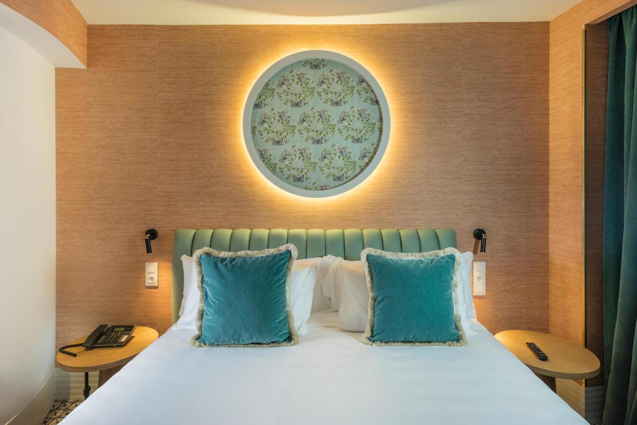 Deluxe Room - Photo 2