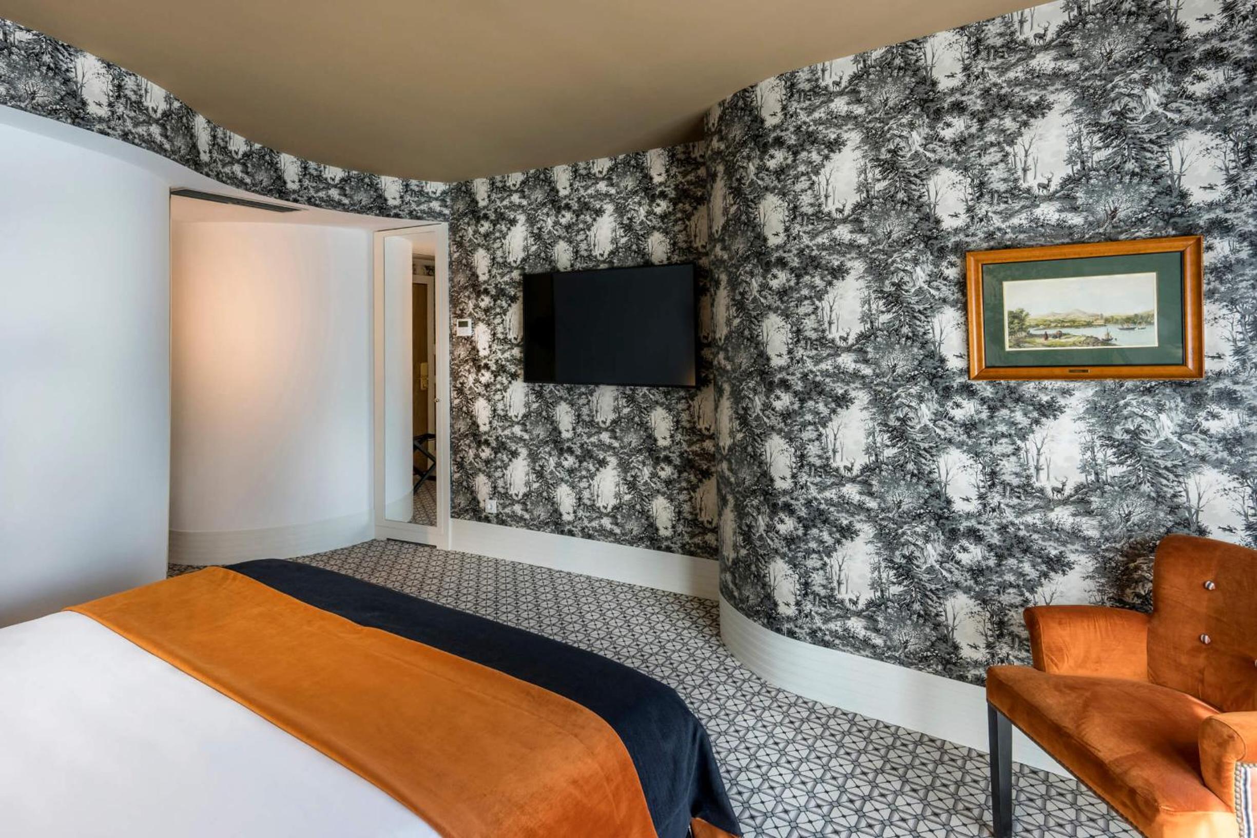 Premium Double Room with City View photo 3