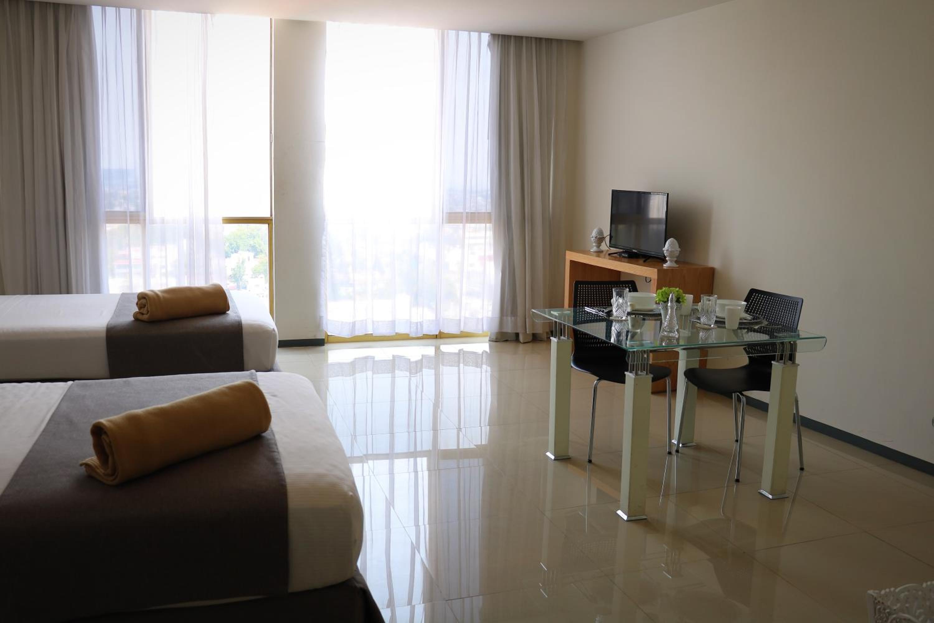 Standard Suite - Photo 12