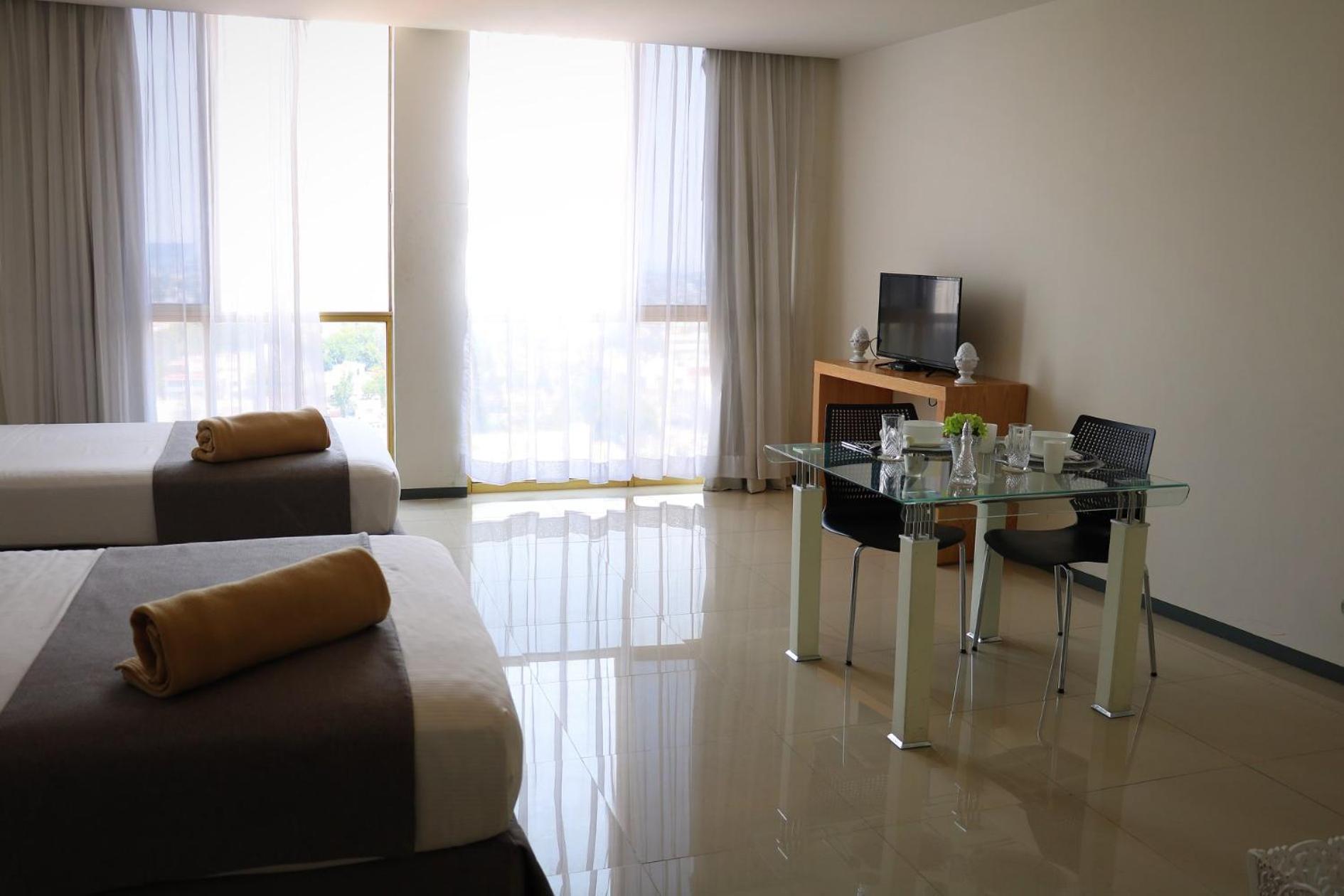 Standard Suite - Photo 3