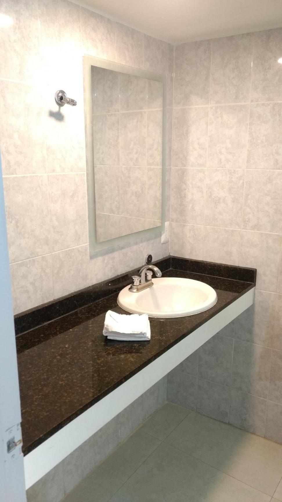 Standard Suite - Photo 7