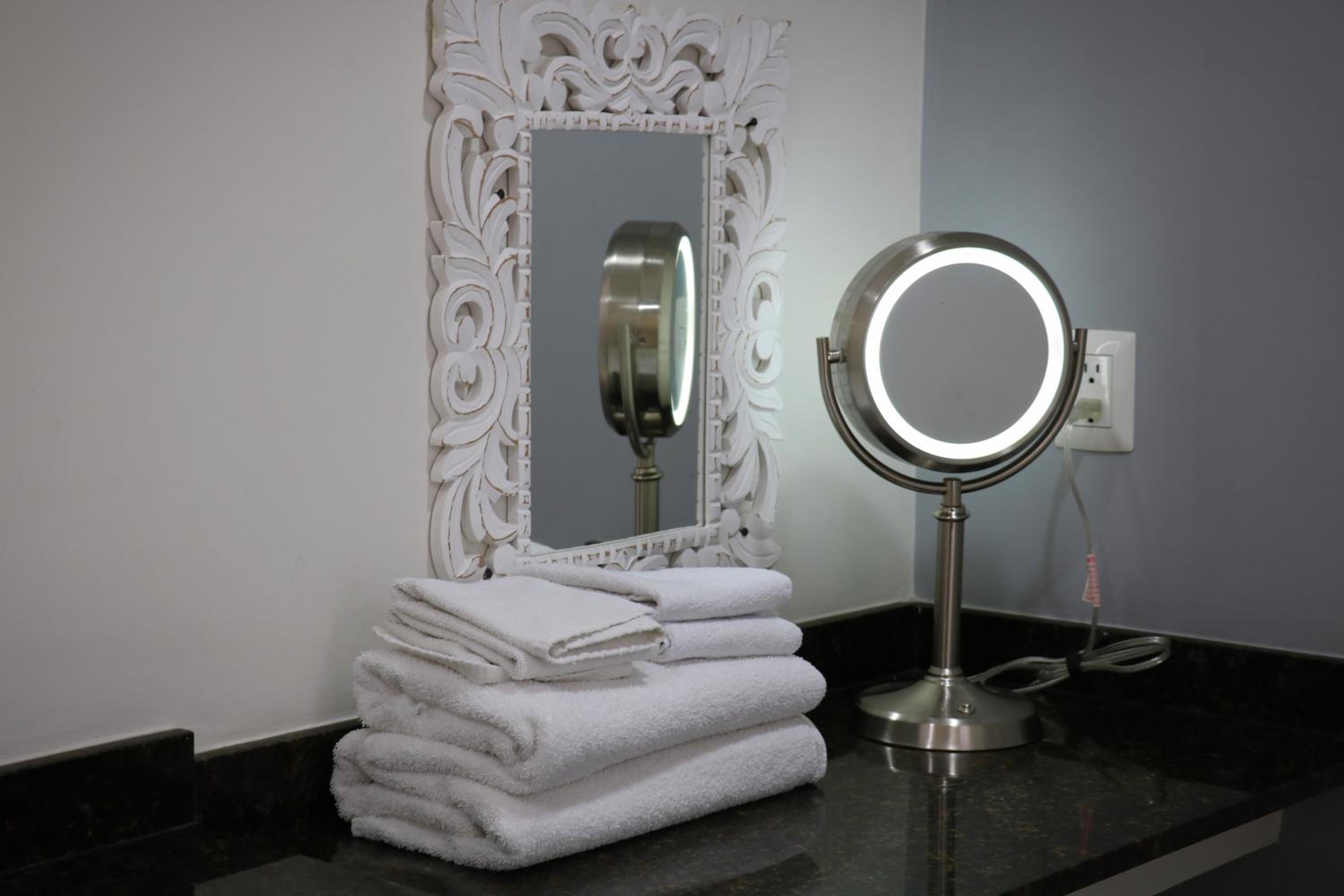 Standard Suite - Photo 18