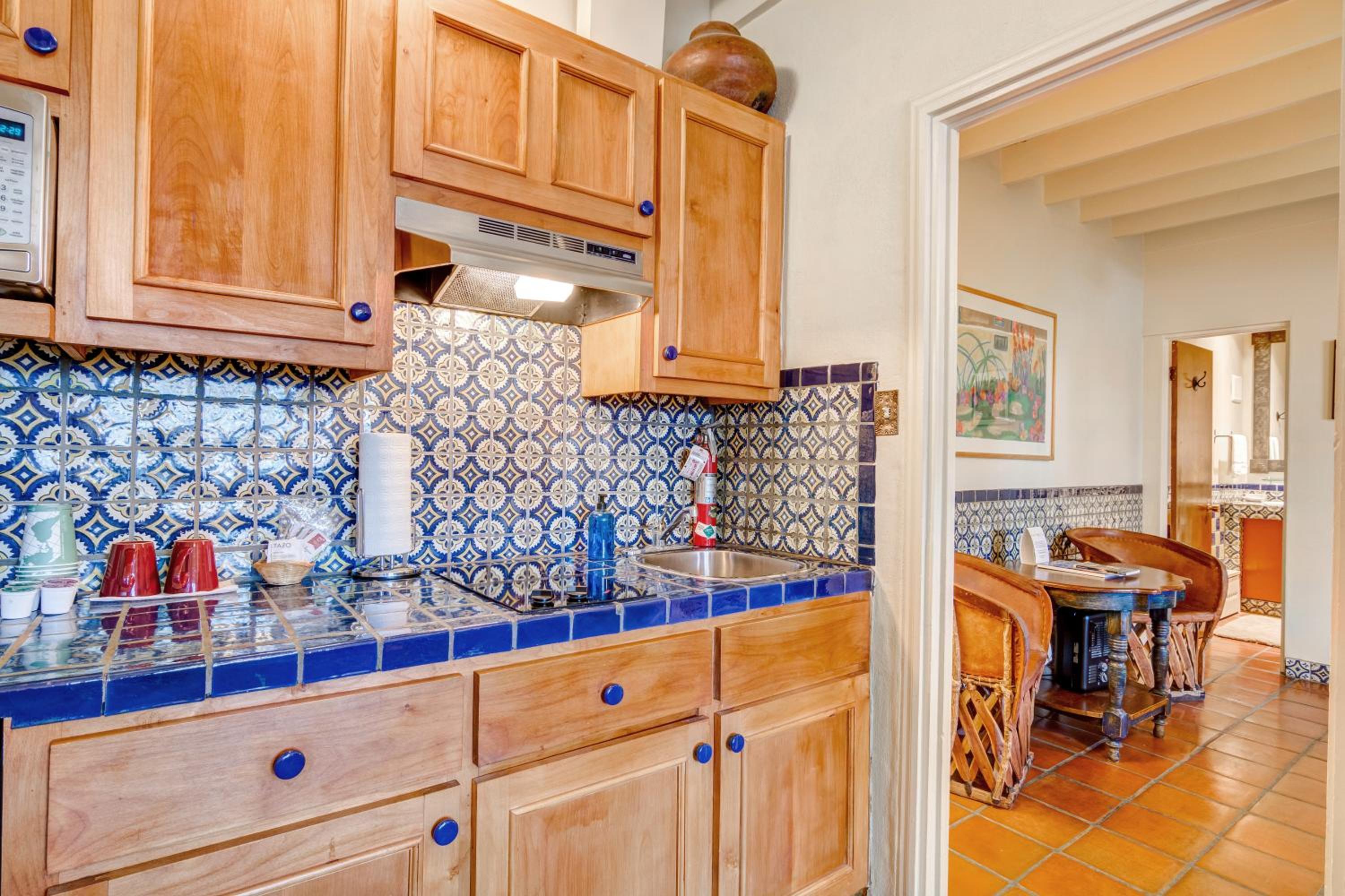 King Room with Kitchenette - Not Pet Friendly - Photo 2