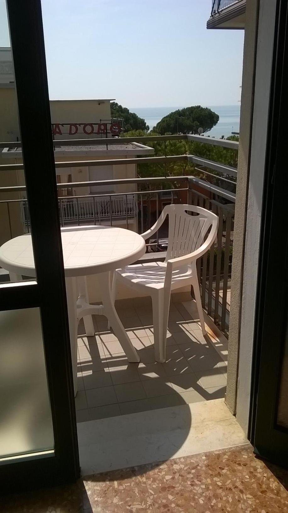 Family Room with Balcony (2 Adults + 2 Children) photo 3