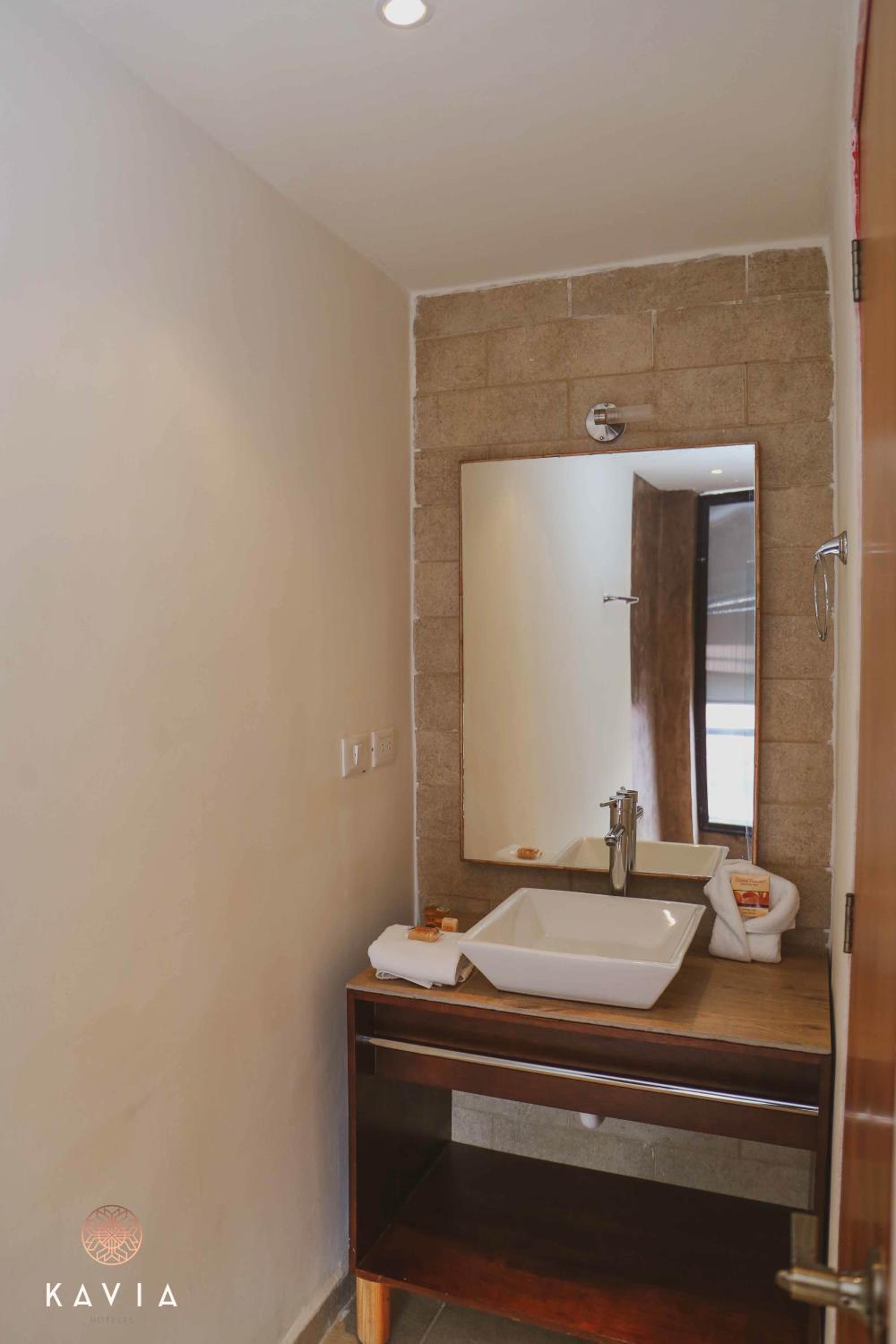Superior Double Room with Two Double Beds - Photo 12