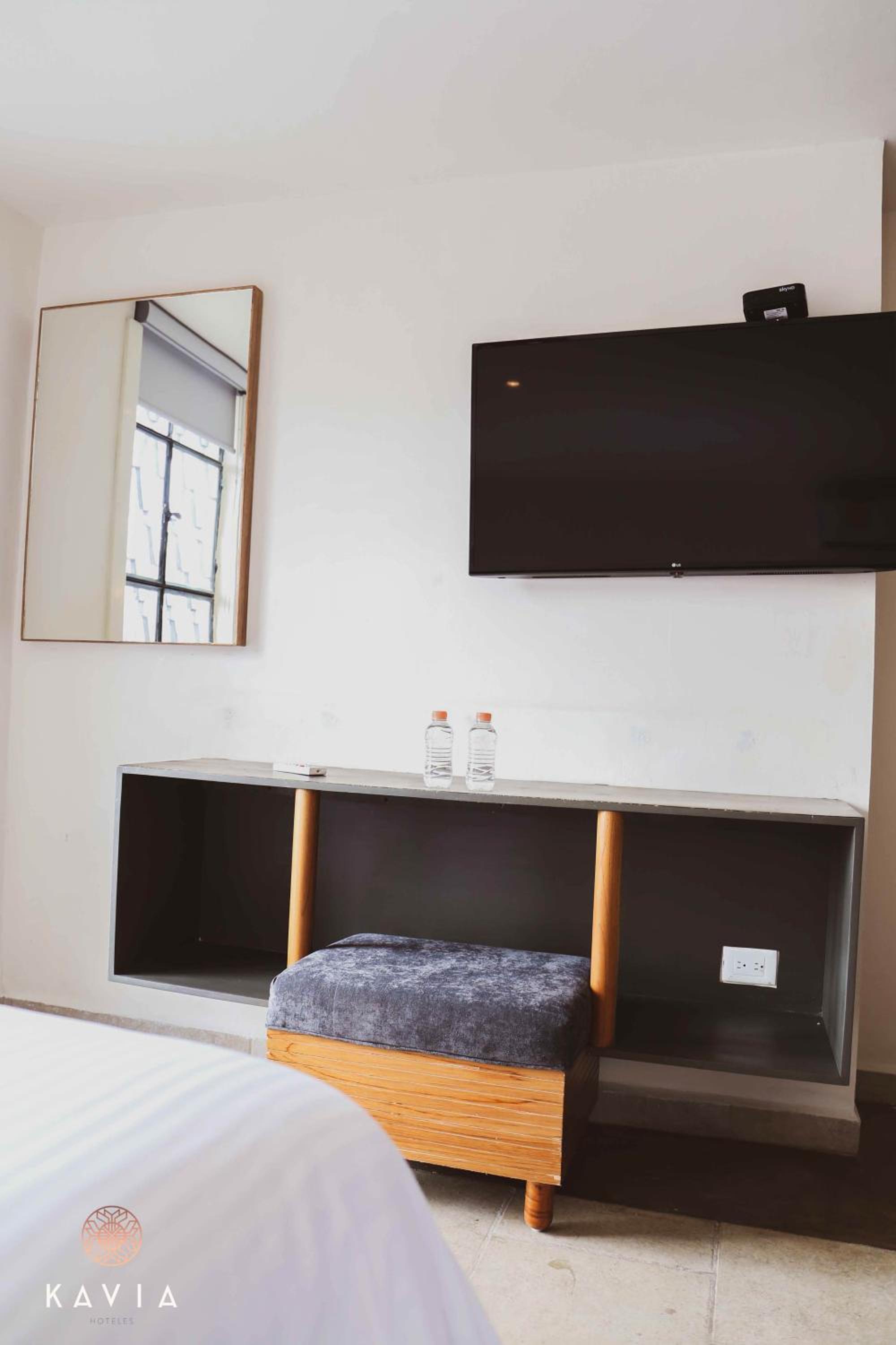 Superior Double Room with Two Double Beds - Photo 13