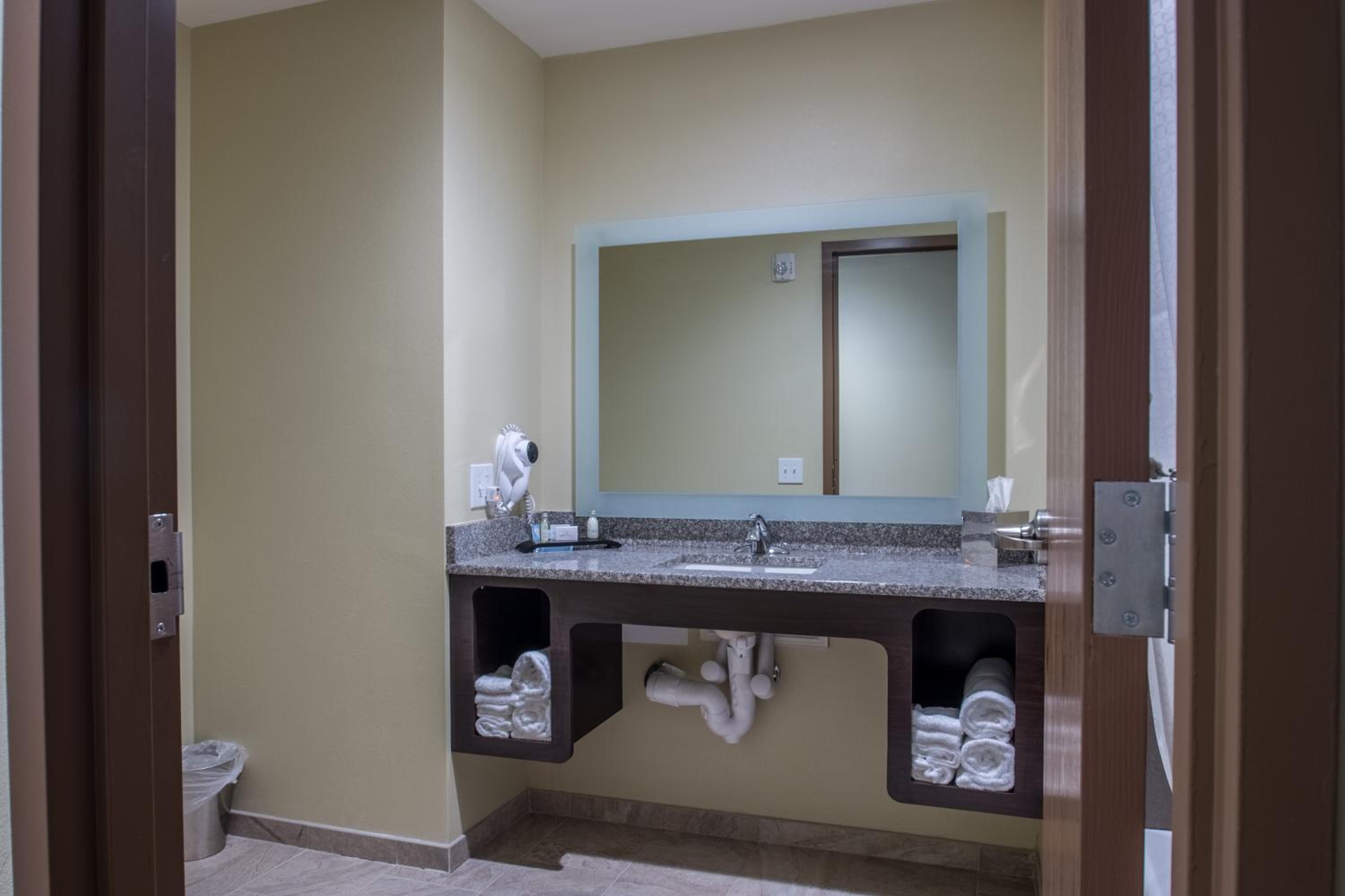 Queen Room - Disability Access
