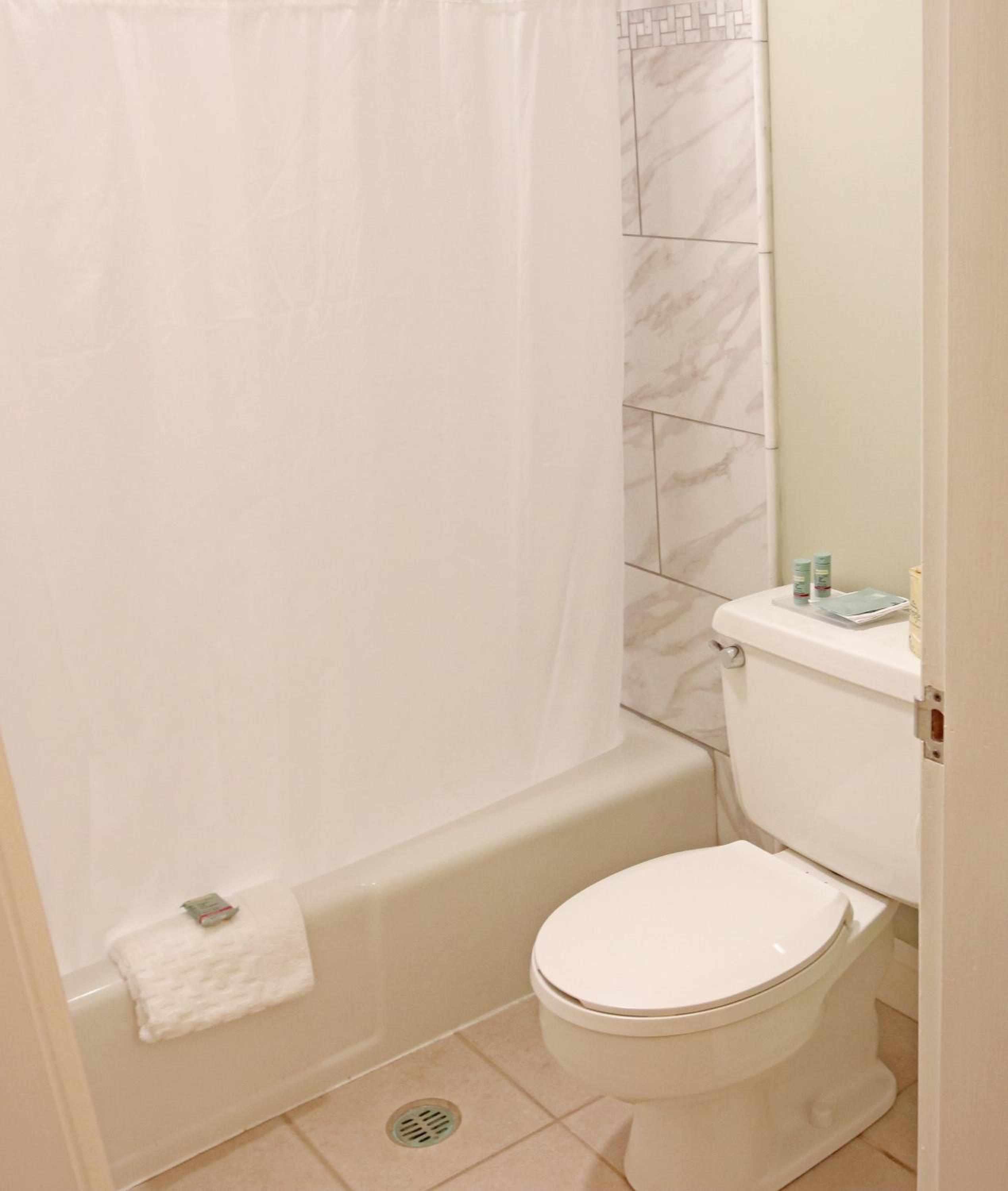 King Room - Non-Smoking - Photo 6