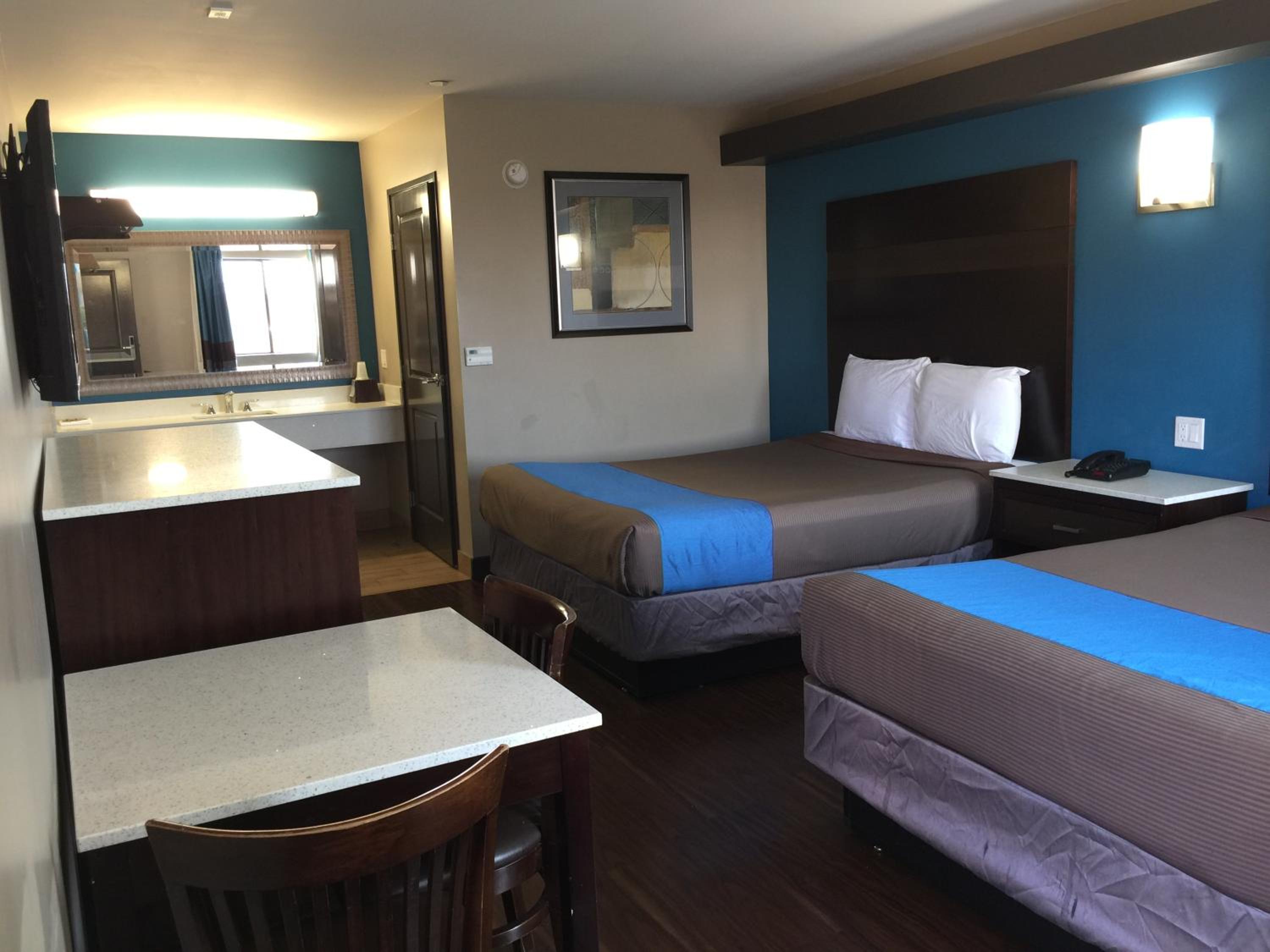 Deluxe Double Room with Shower - Photo 1