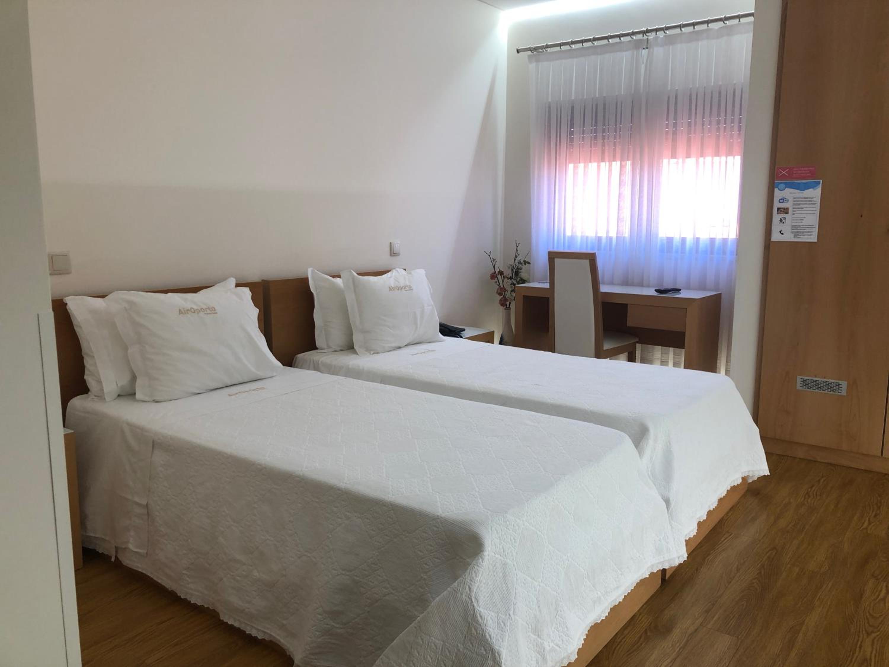 Twin Room - Photo 7