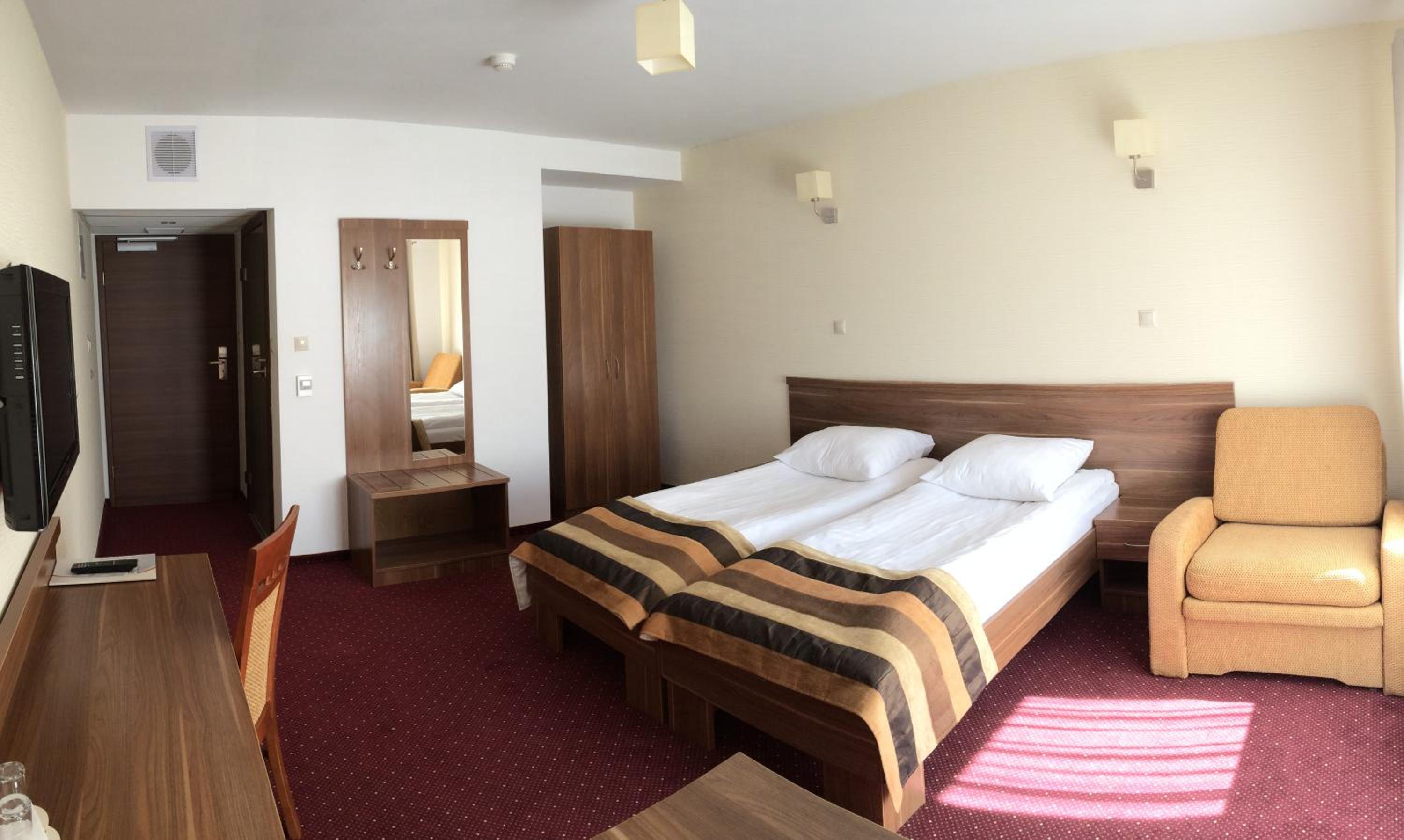 Twin Room - Photo 1