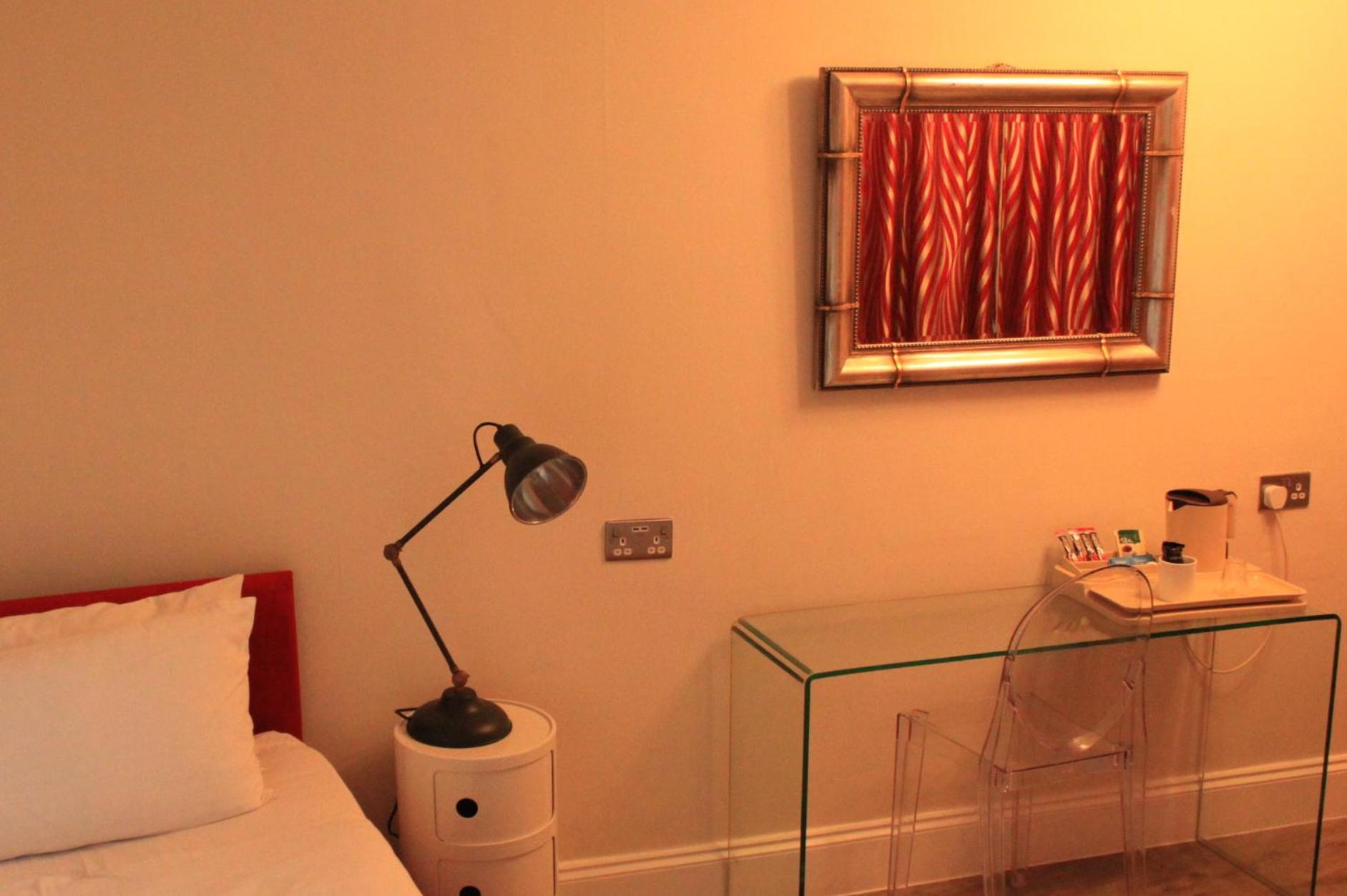 Single Room photo 2