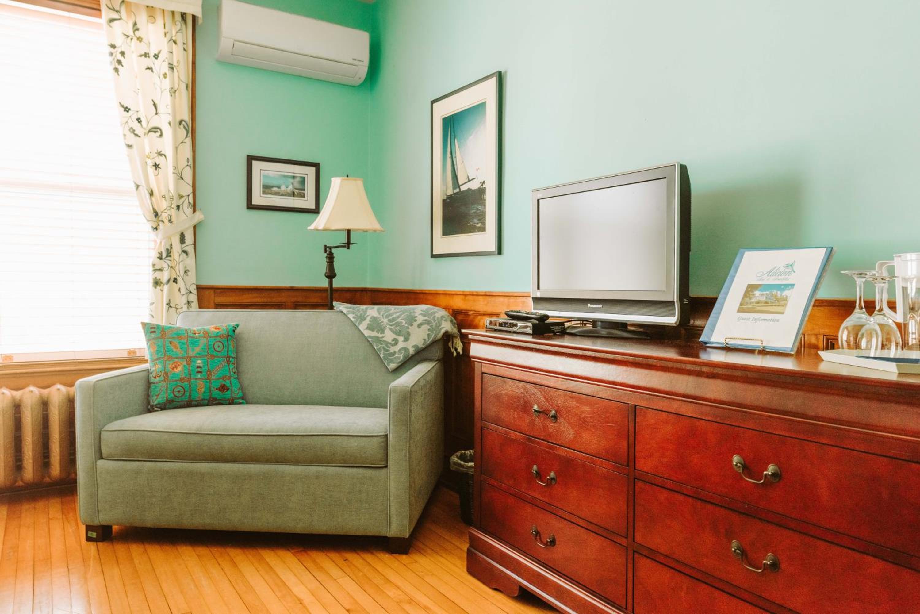 Queen Room