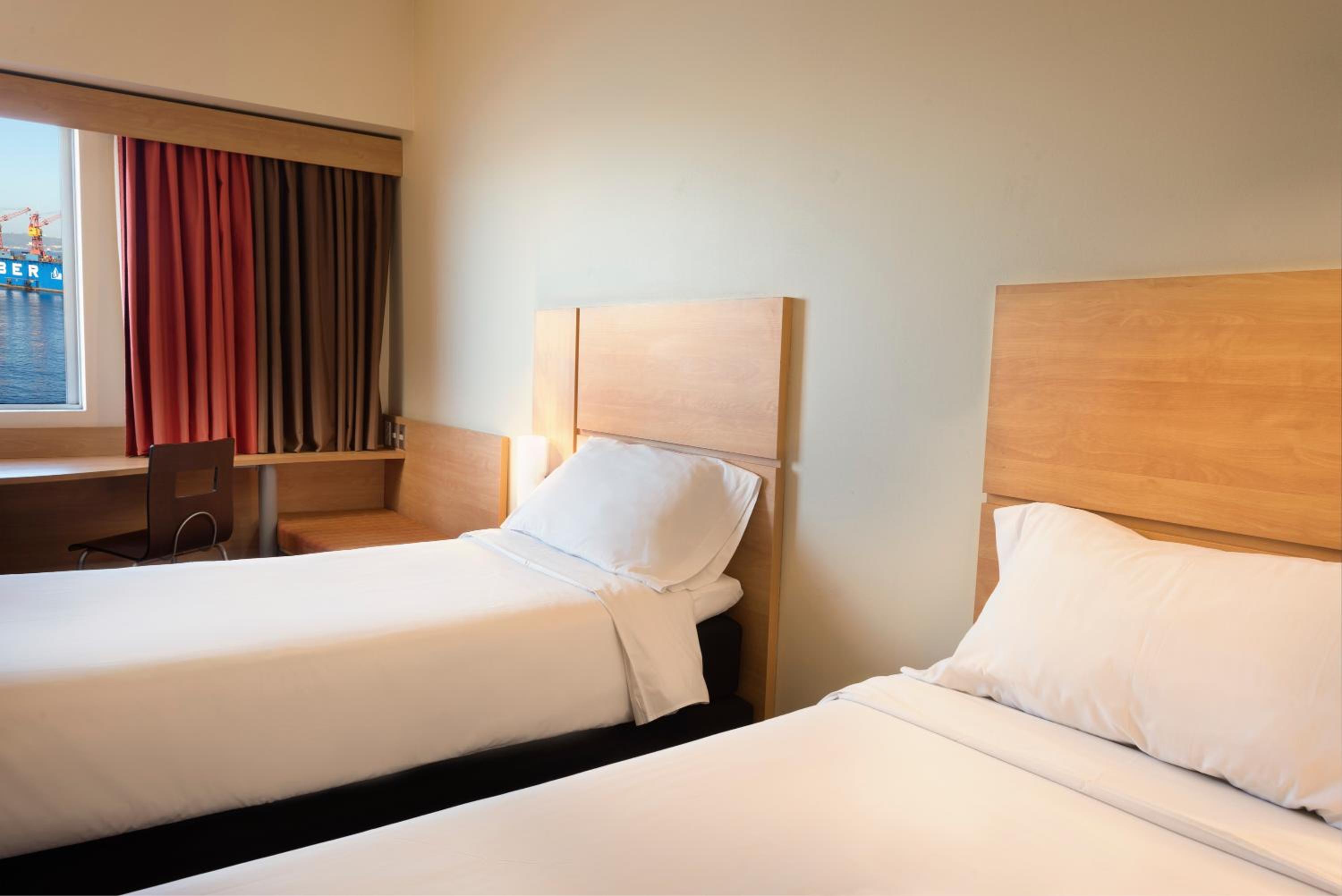Twin Room with Sea View photo 2