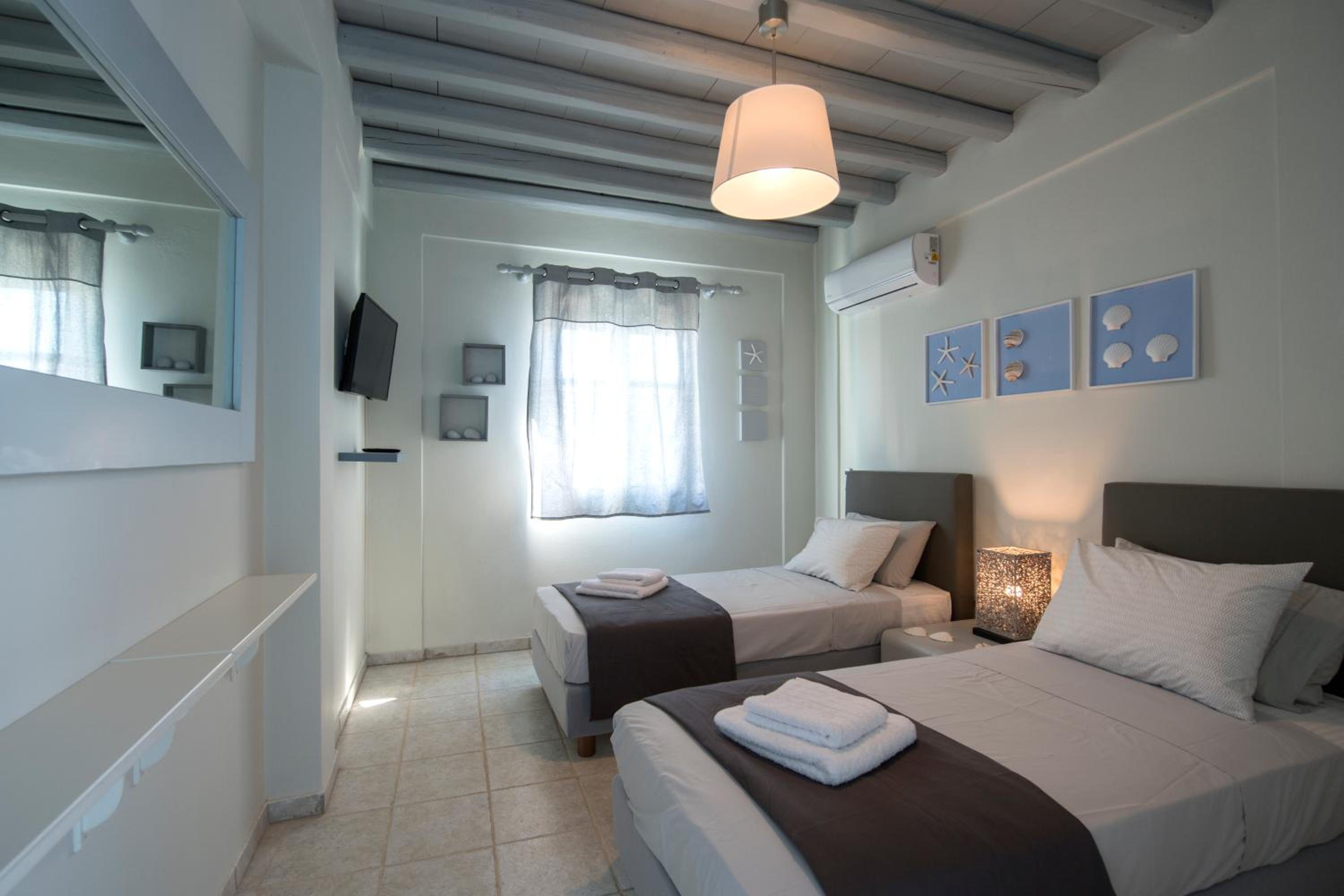 Two-Bedroom House photo 3