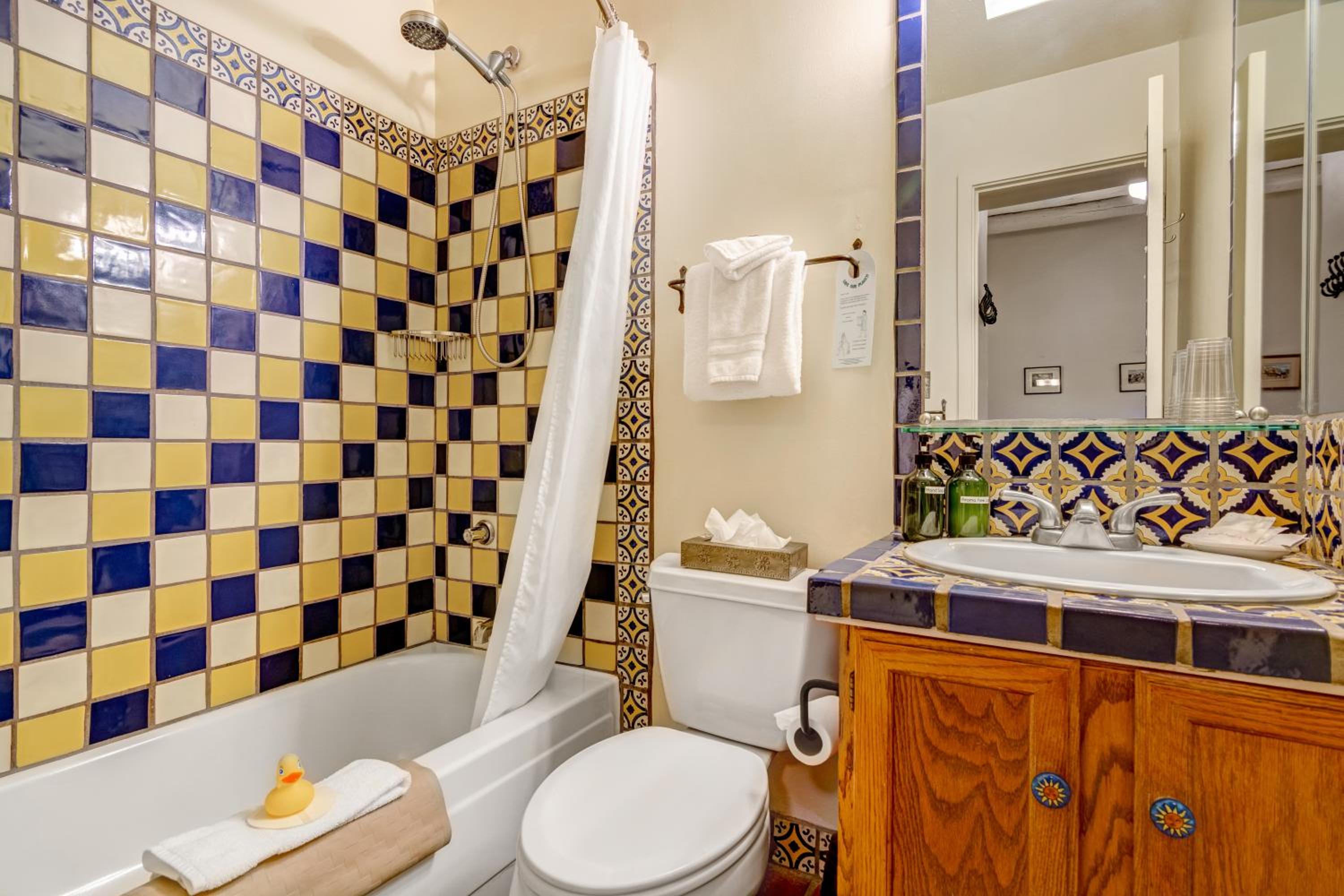 King Room with Patio - Pet-Friendly photo 2