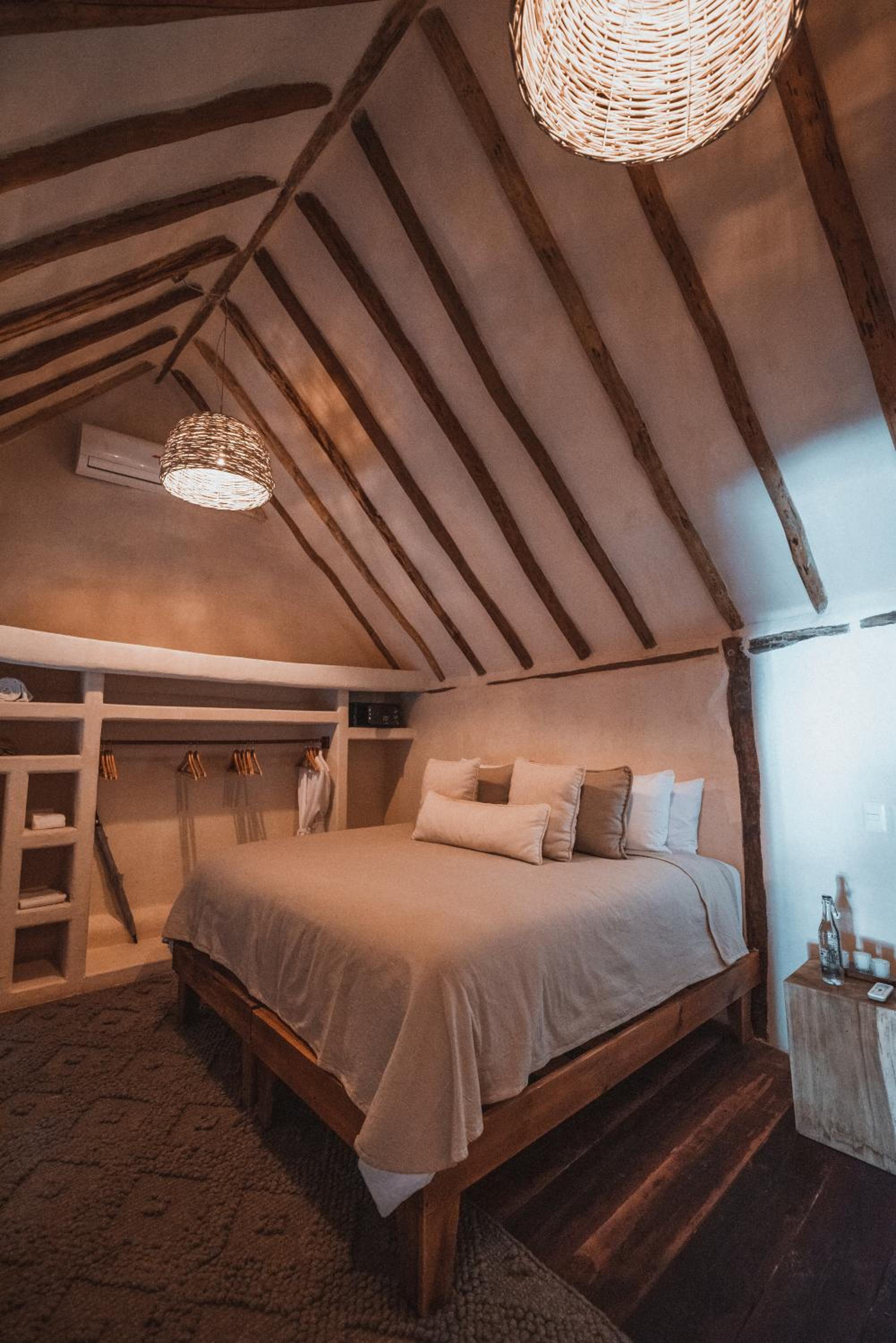 Double or Twin Room with View - Photo 9