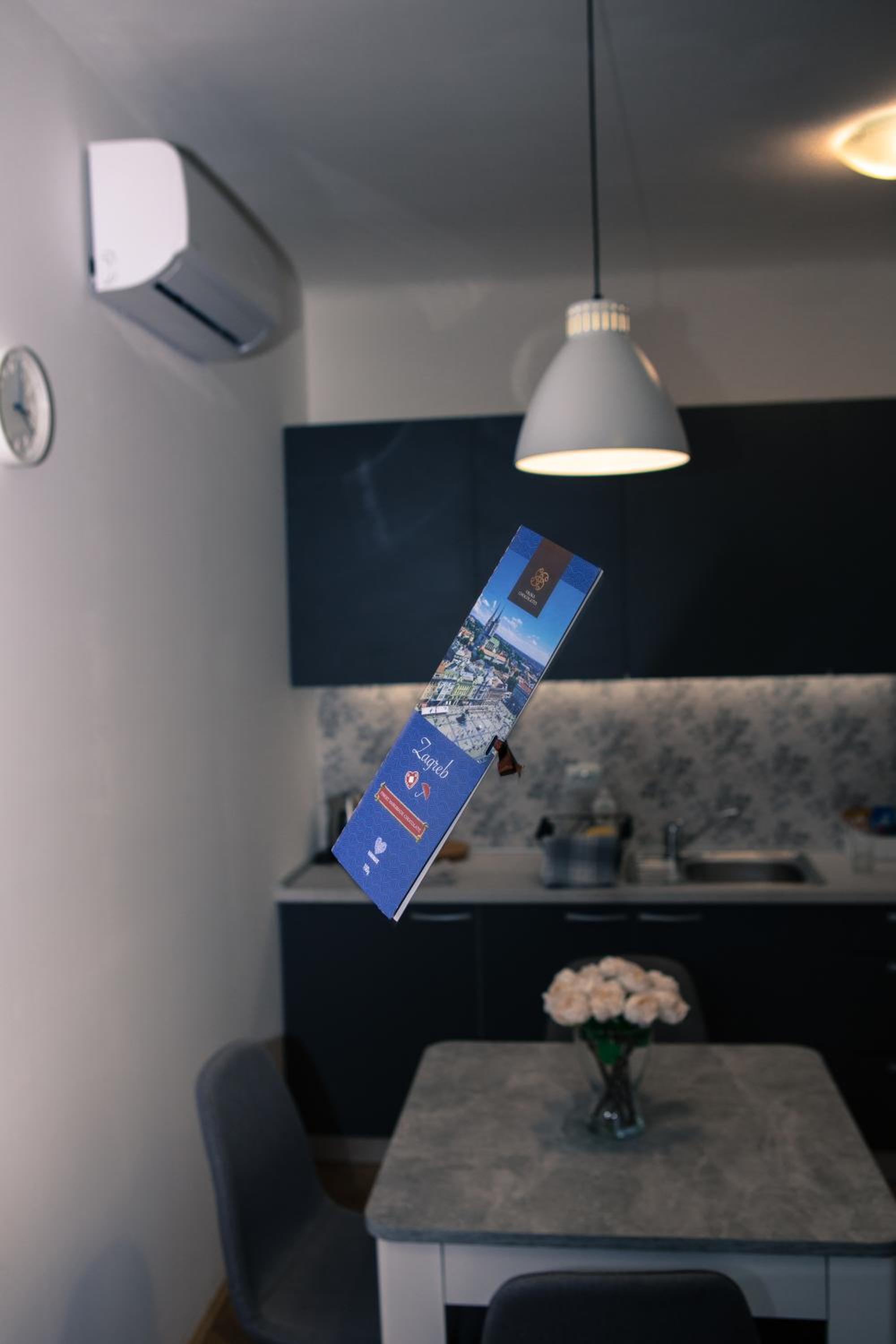One-Bedroom Apartment - Photo 7