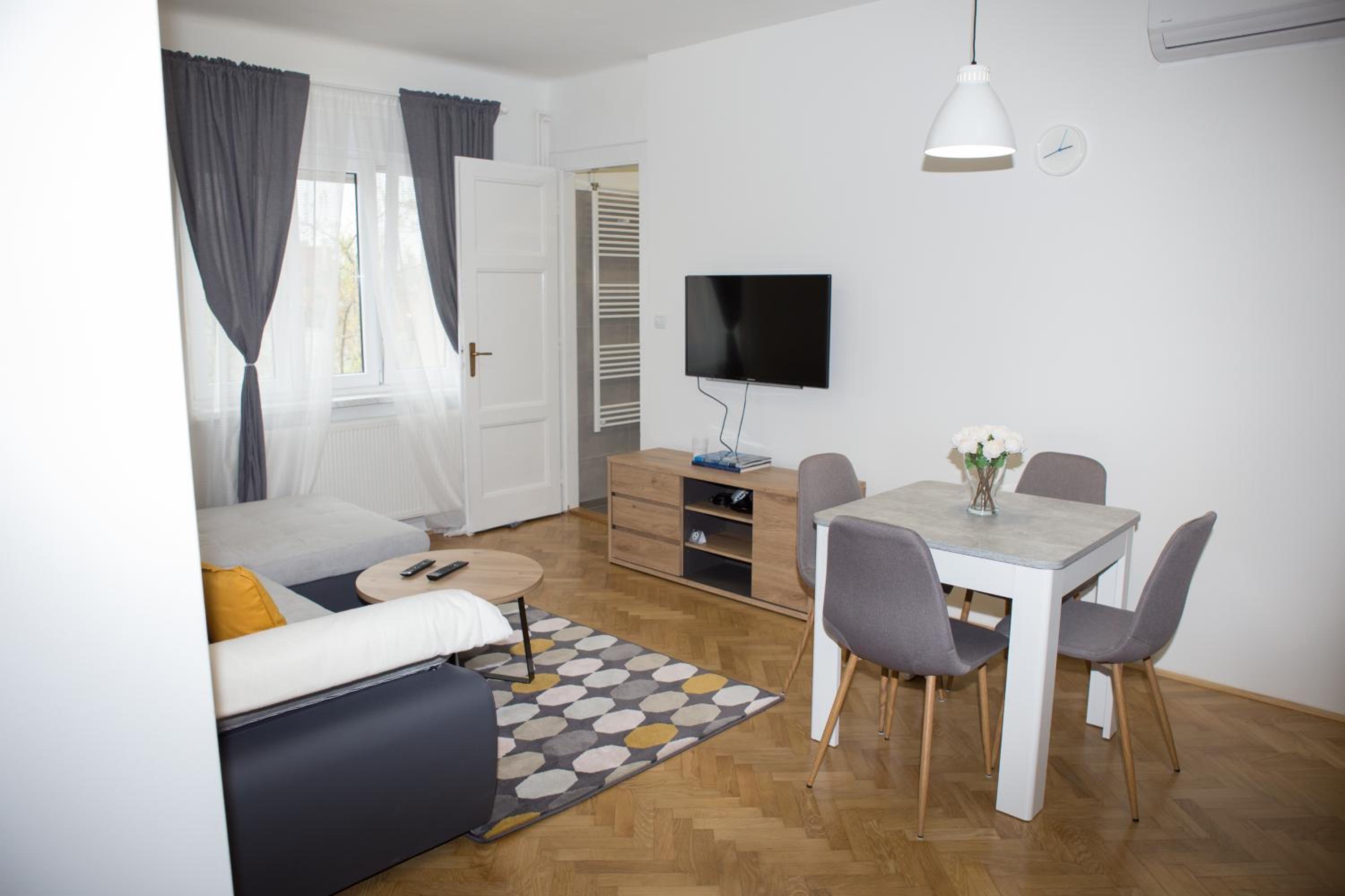 One-Bedroom Apartment - Photo 10