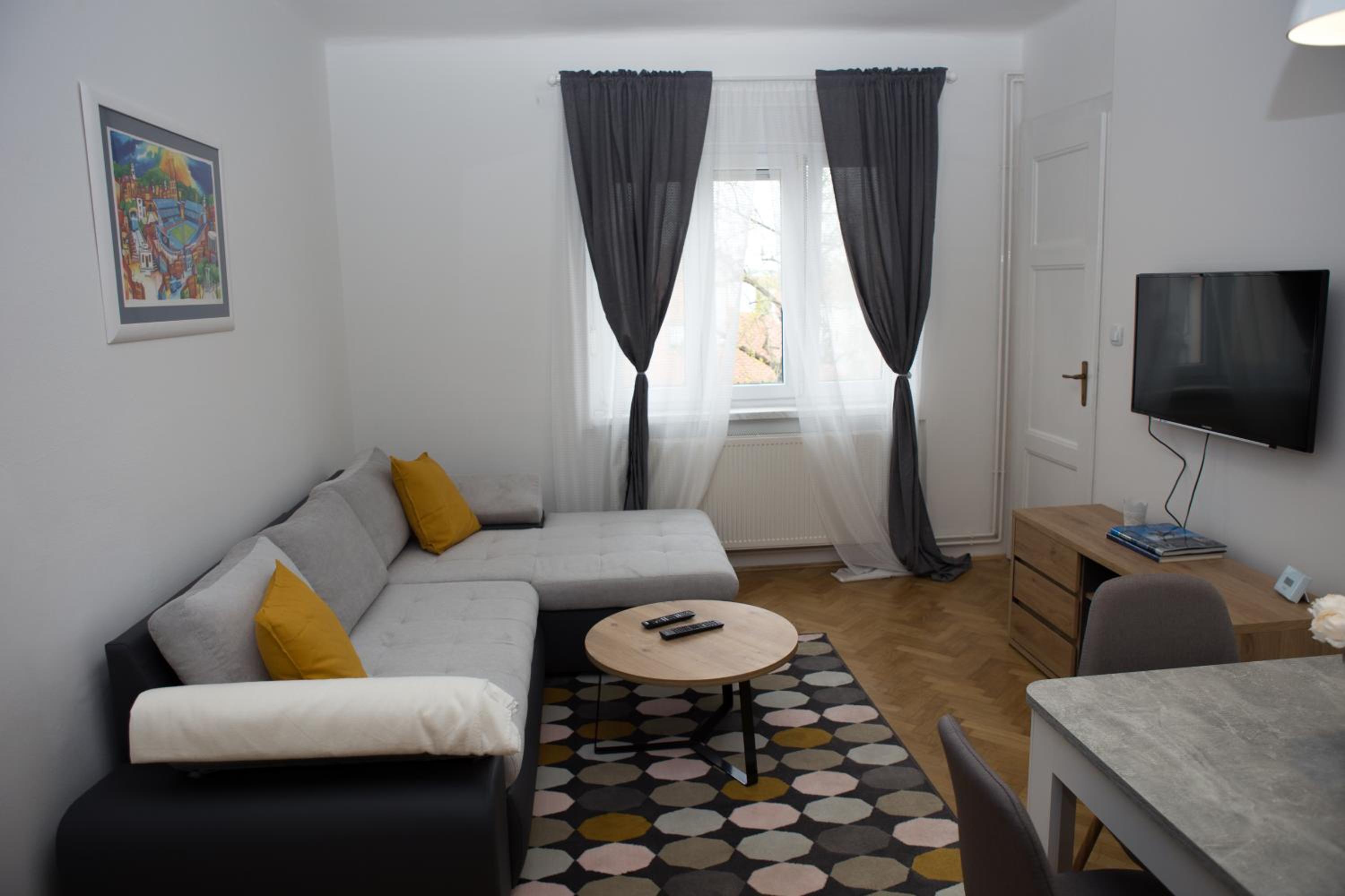One-Bedroom Apartment - Photo 13