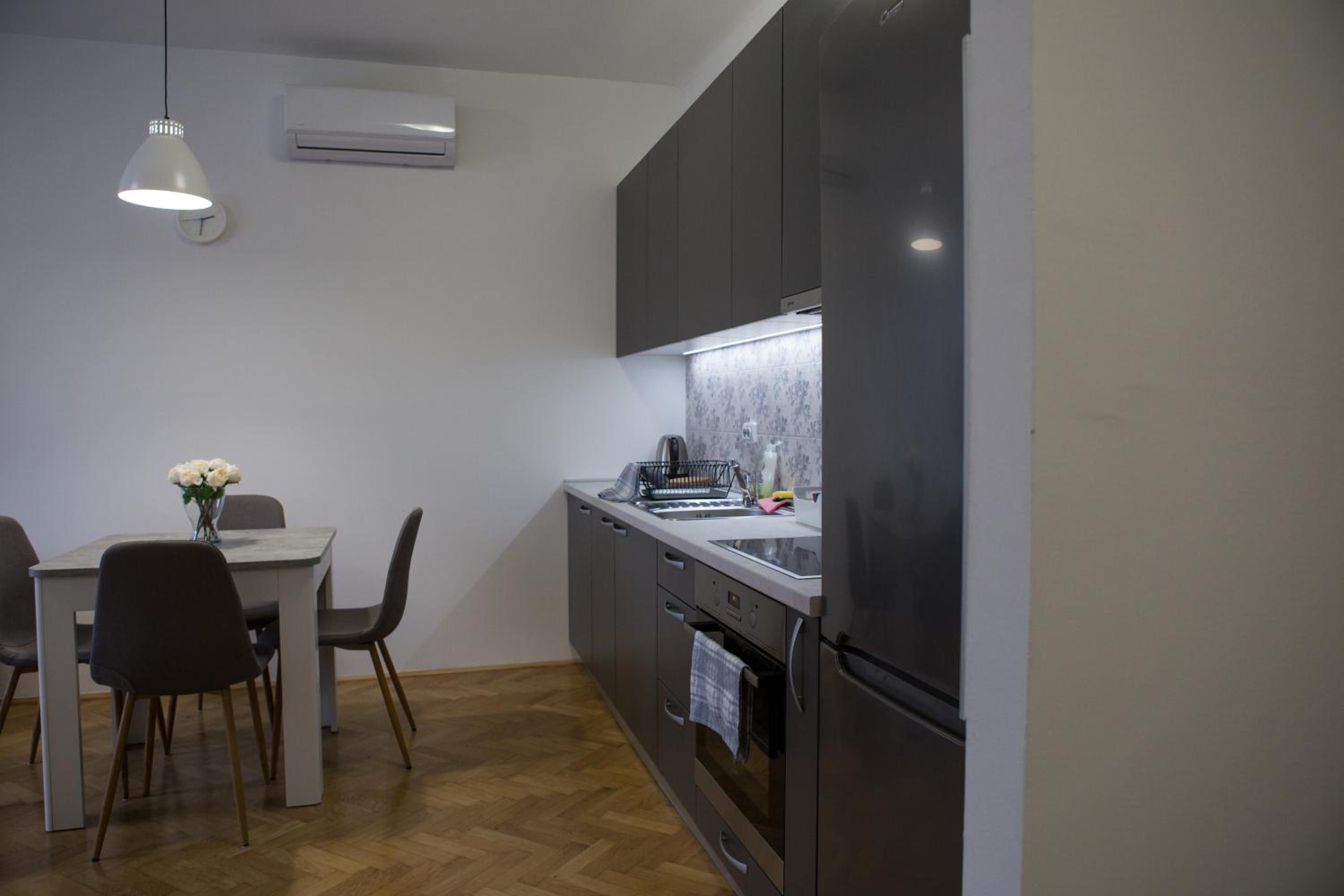 One-Bedroom Apartment - Photo 19