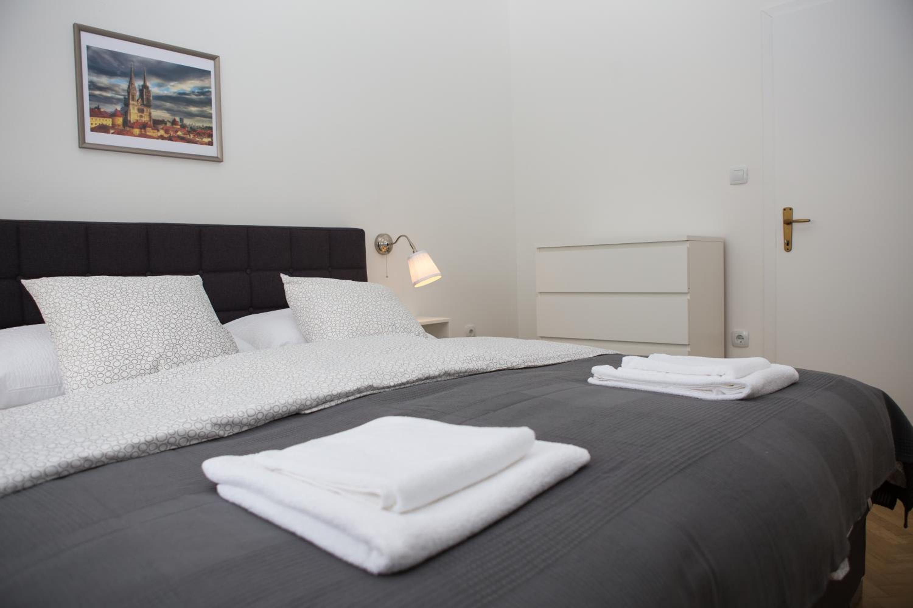 One-Bedroom Apartment - Photo 16
