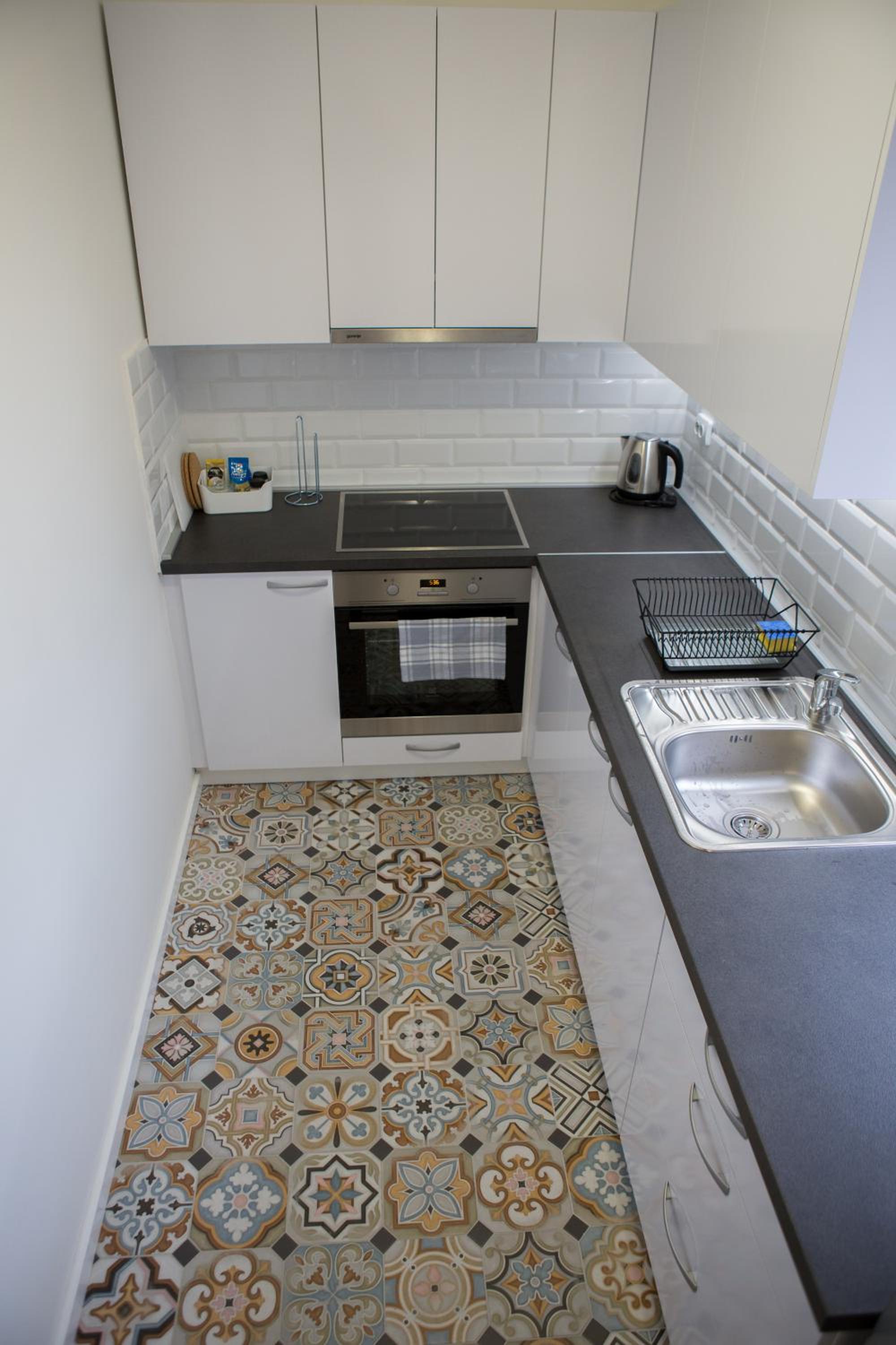 Studio Apartment - Photo 18