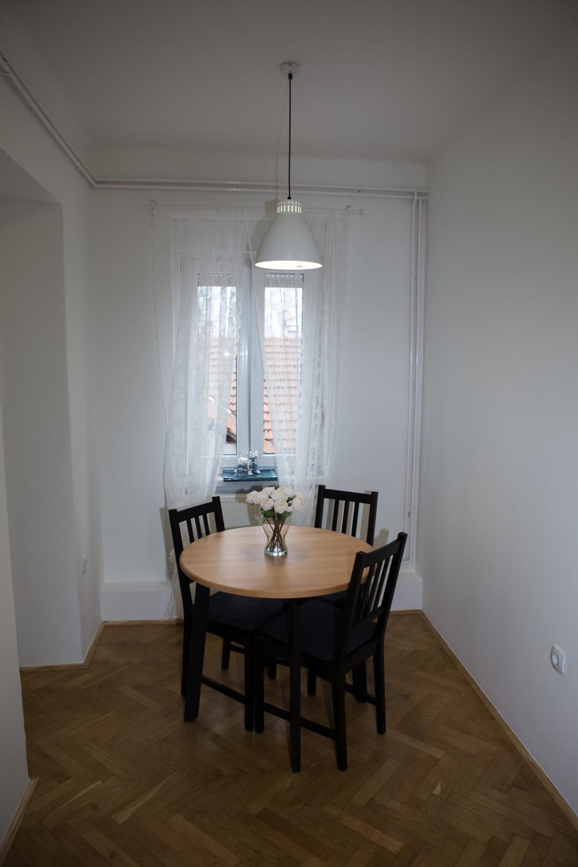 Studio Apartment - Photo 3