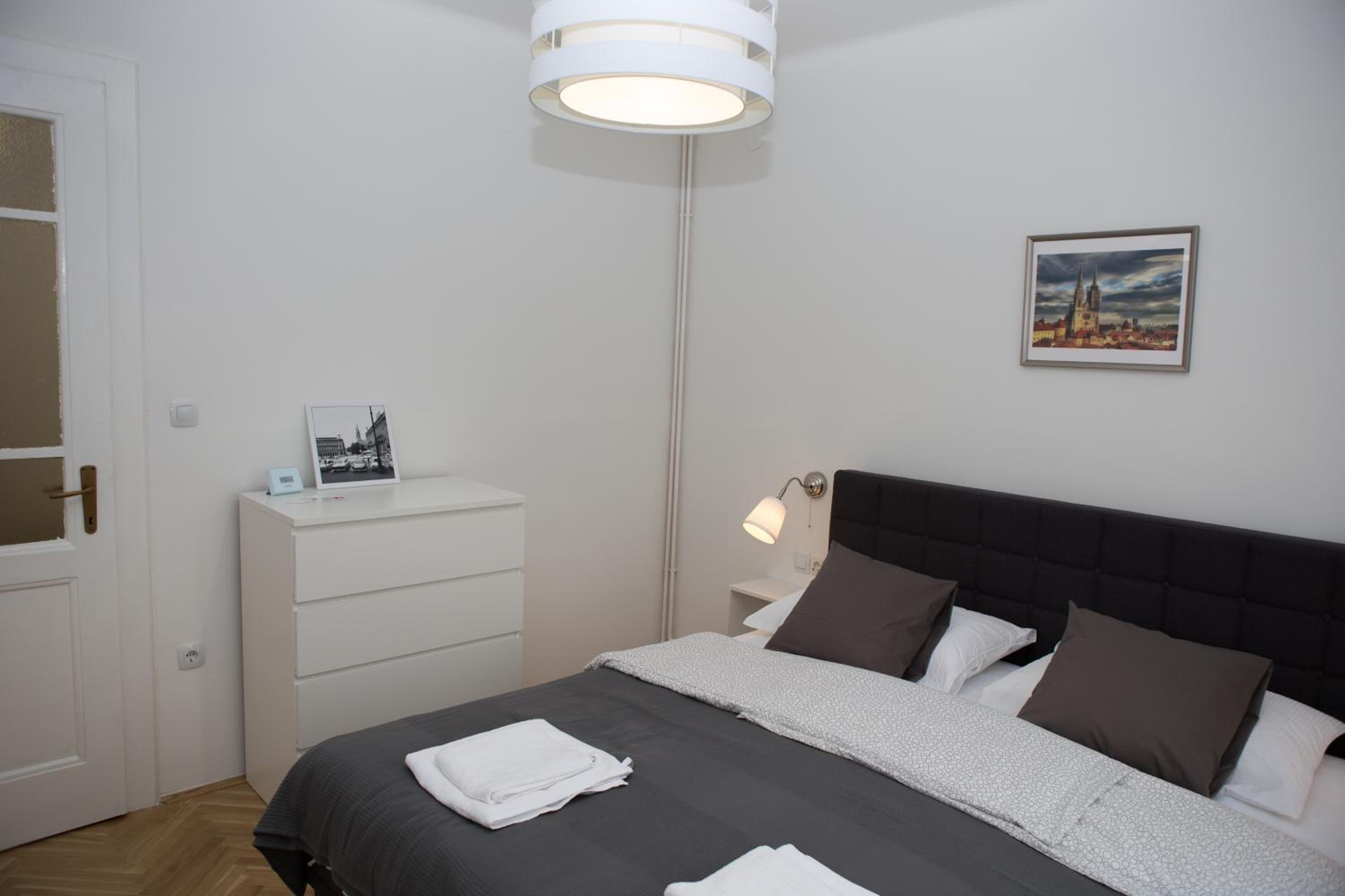 Studio Apartment - Photo 12