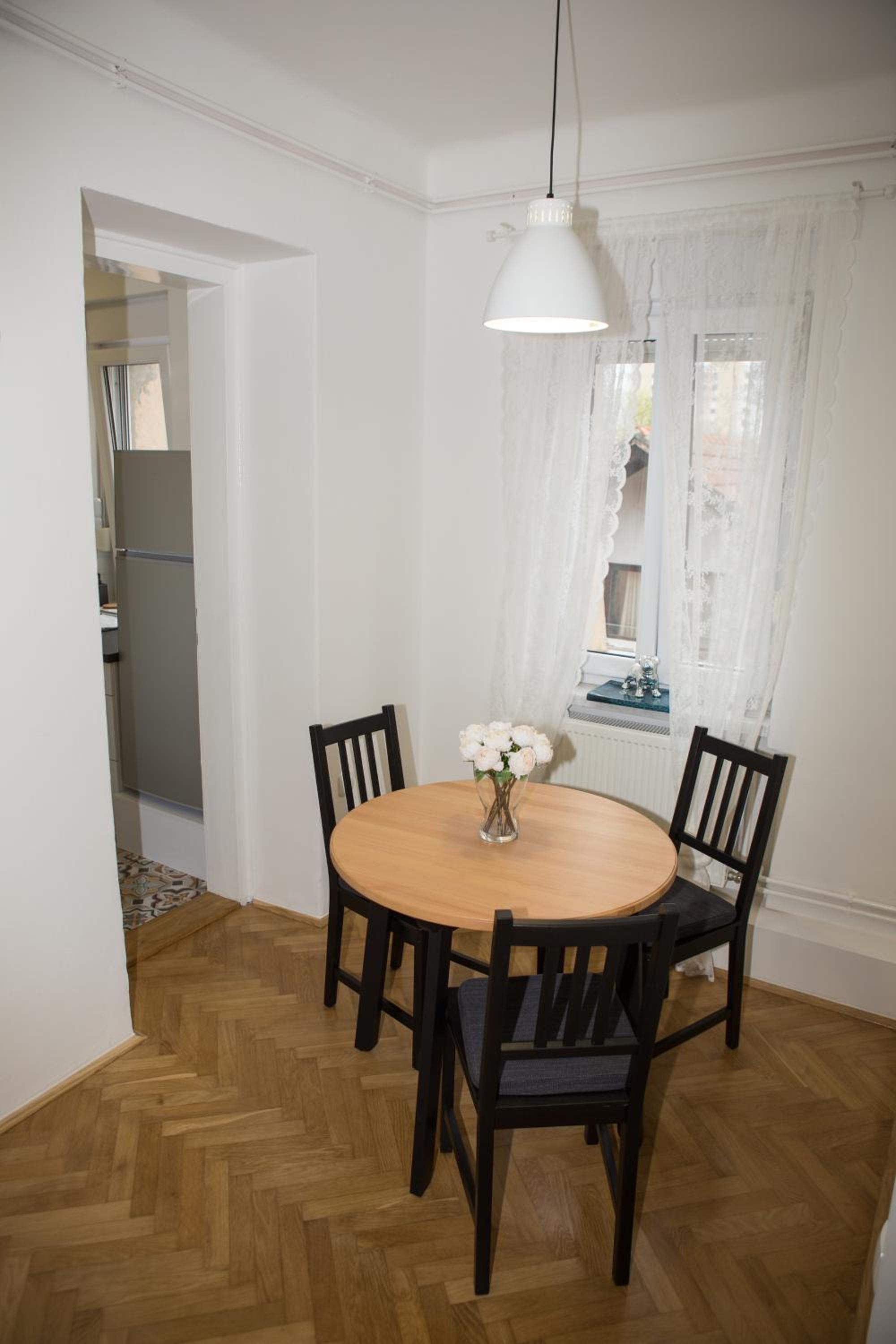 Studio Apartment - Photo 8