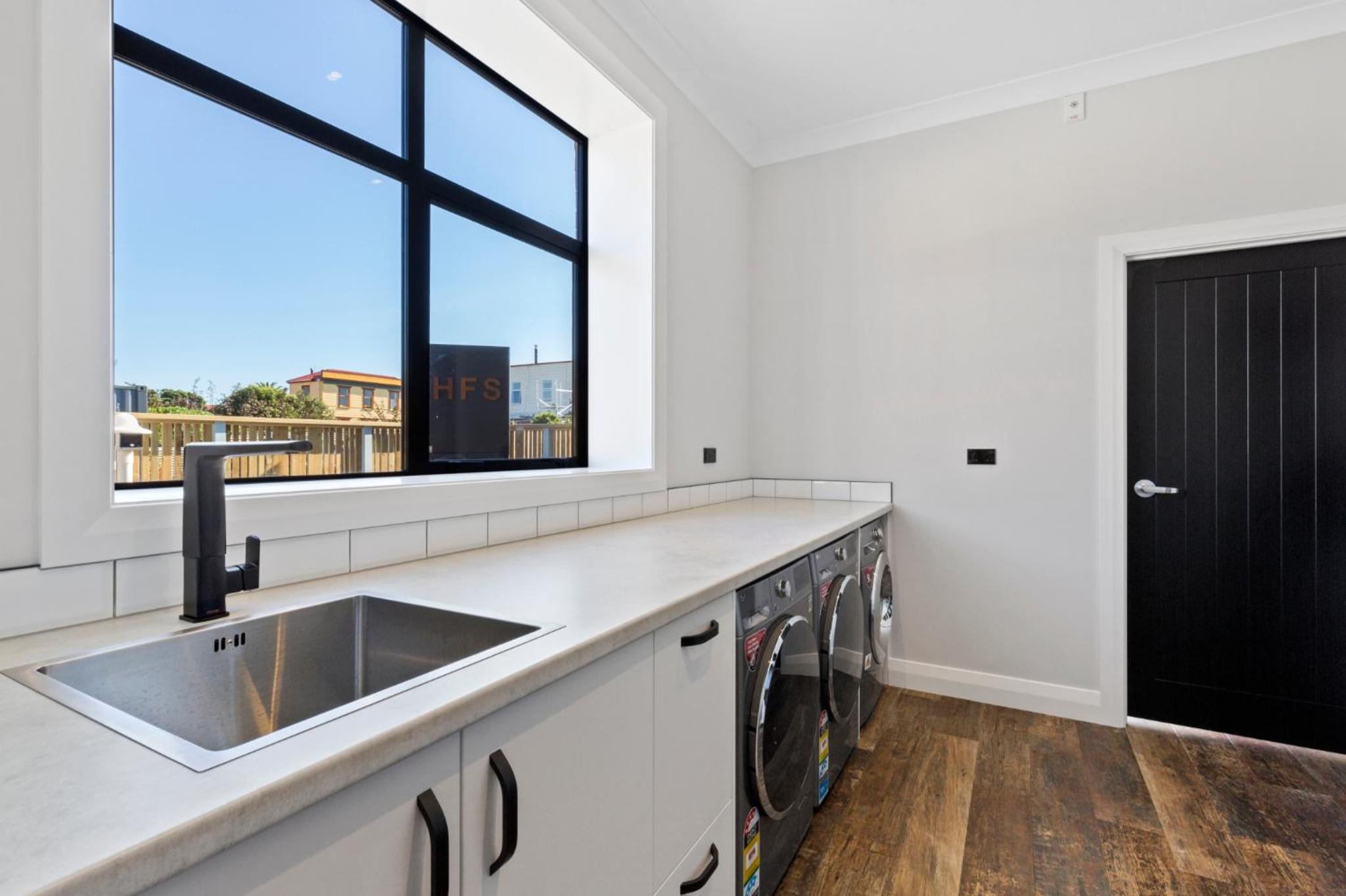 Studio Apartment - Photo 10